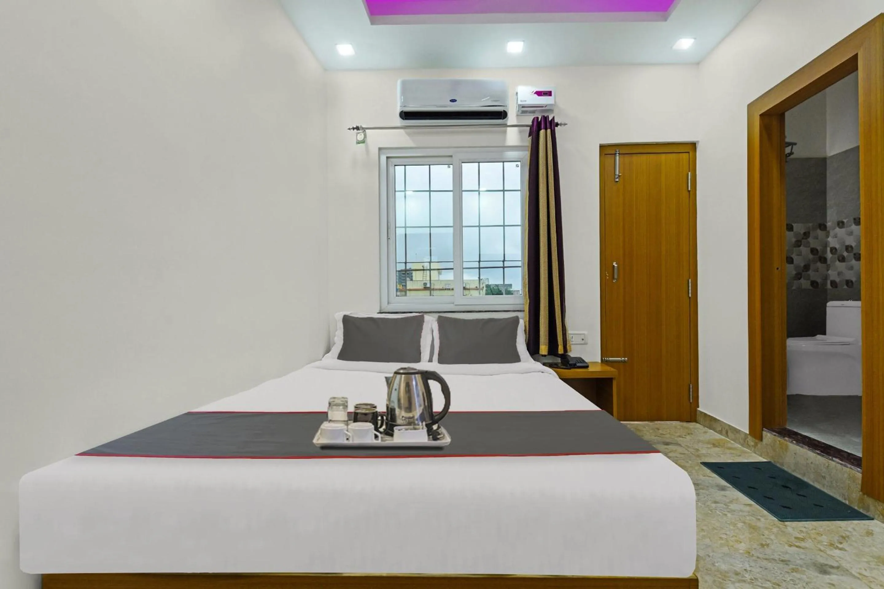 Bedroom, Bed in Super Collection O D N Grand