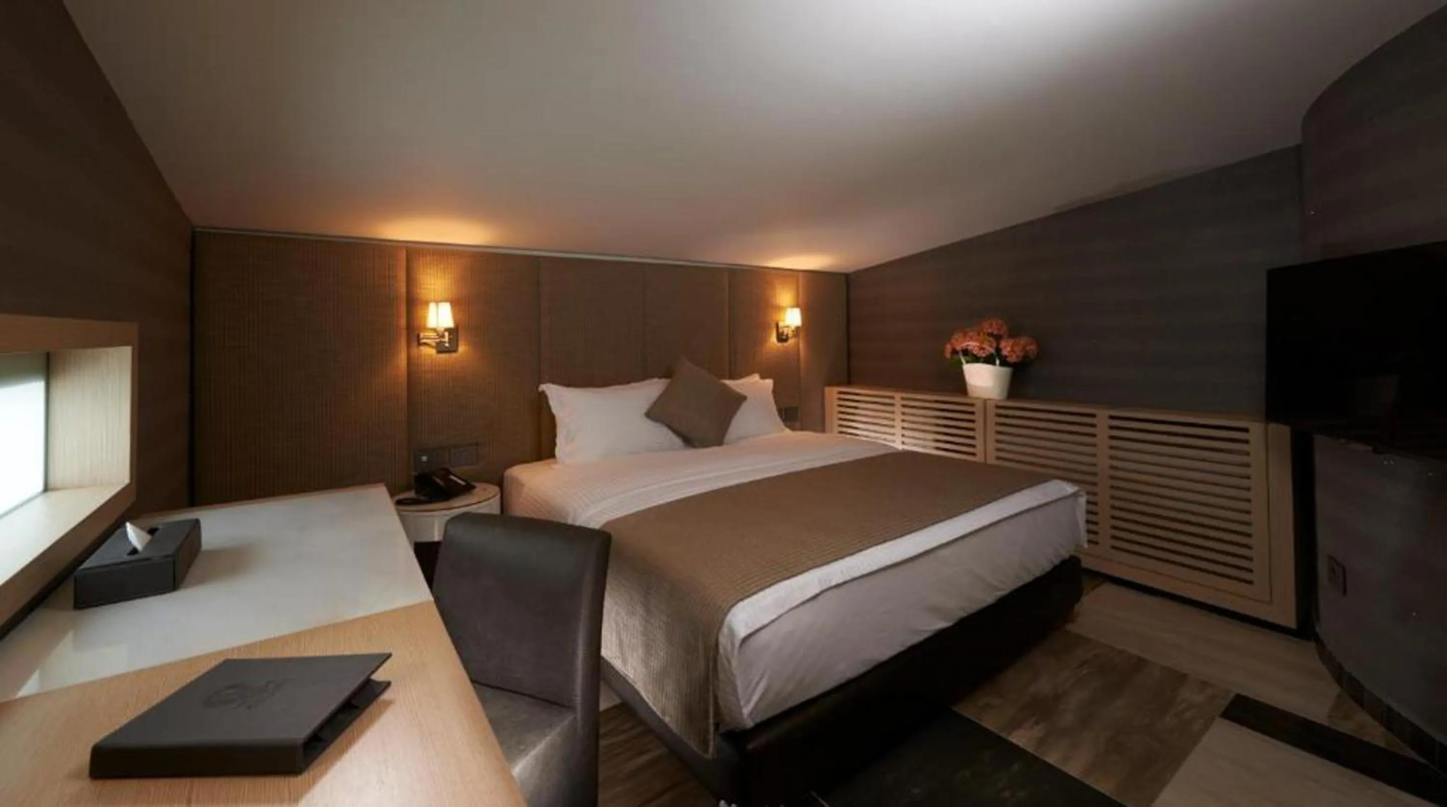 Bedroom, Bed in Monte Cassino