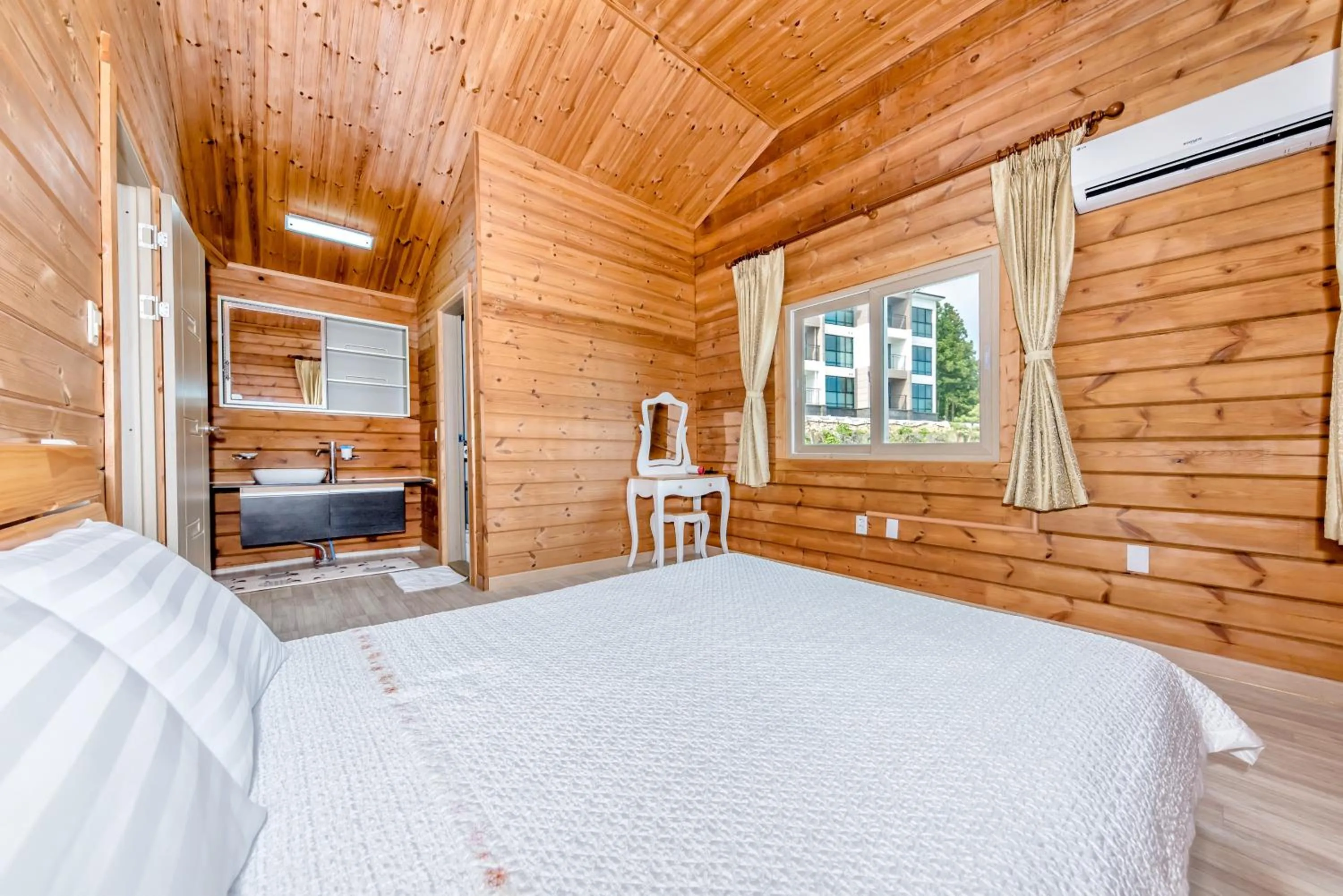 Bed in Jeju I've Hotel & Resort