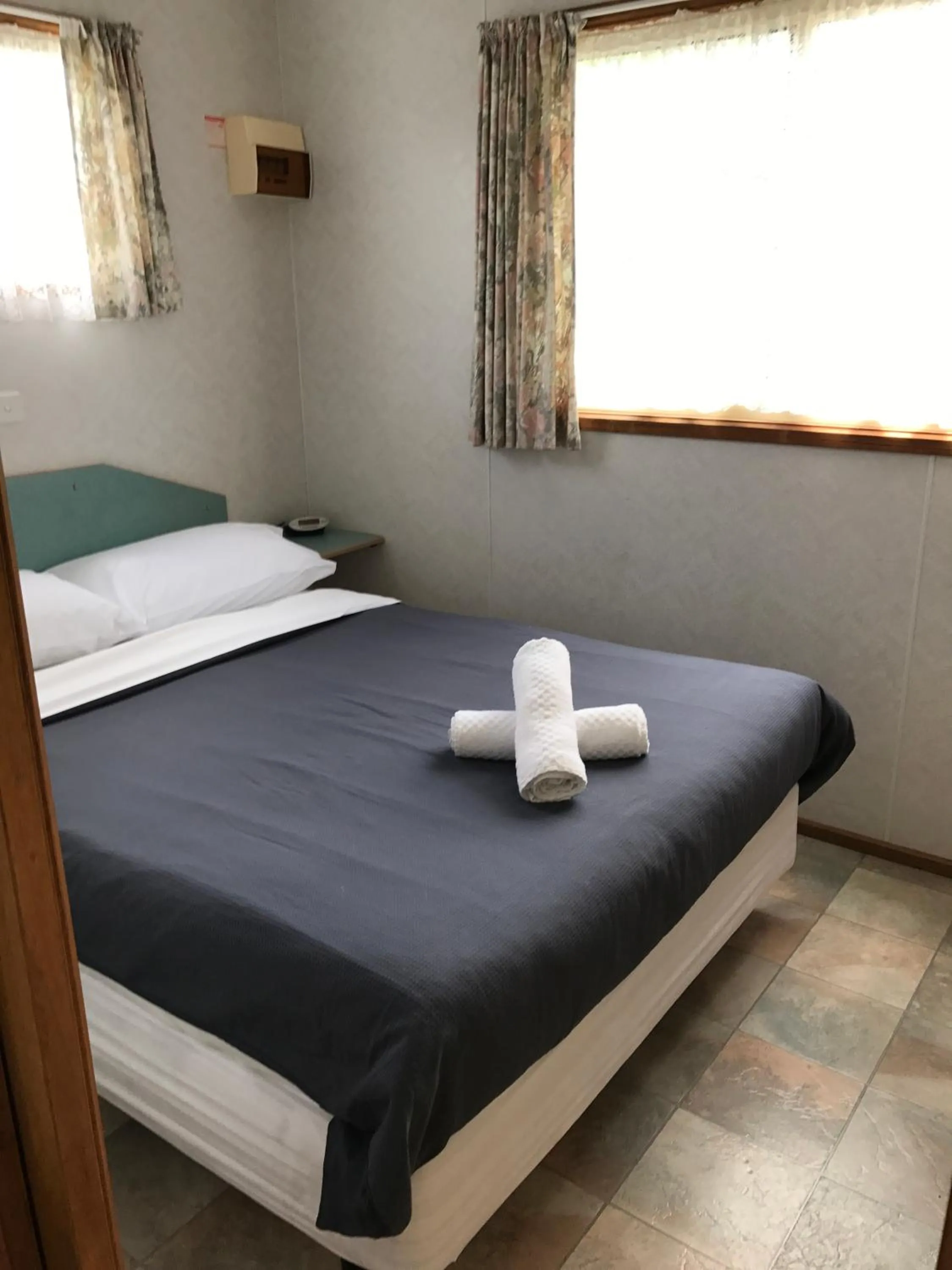 Bedroom, Bed in Prom Central Caravan Park