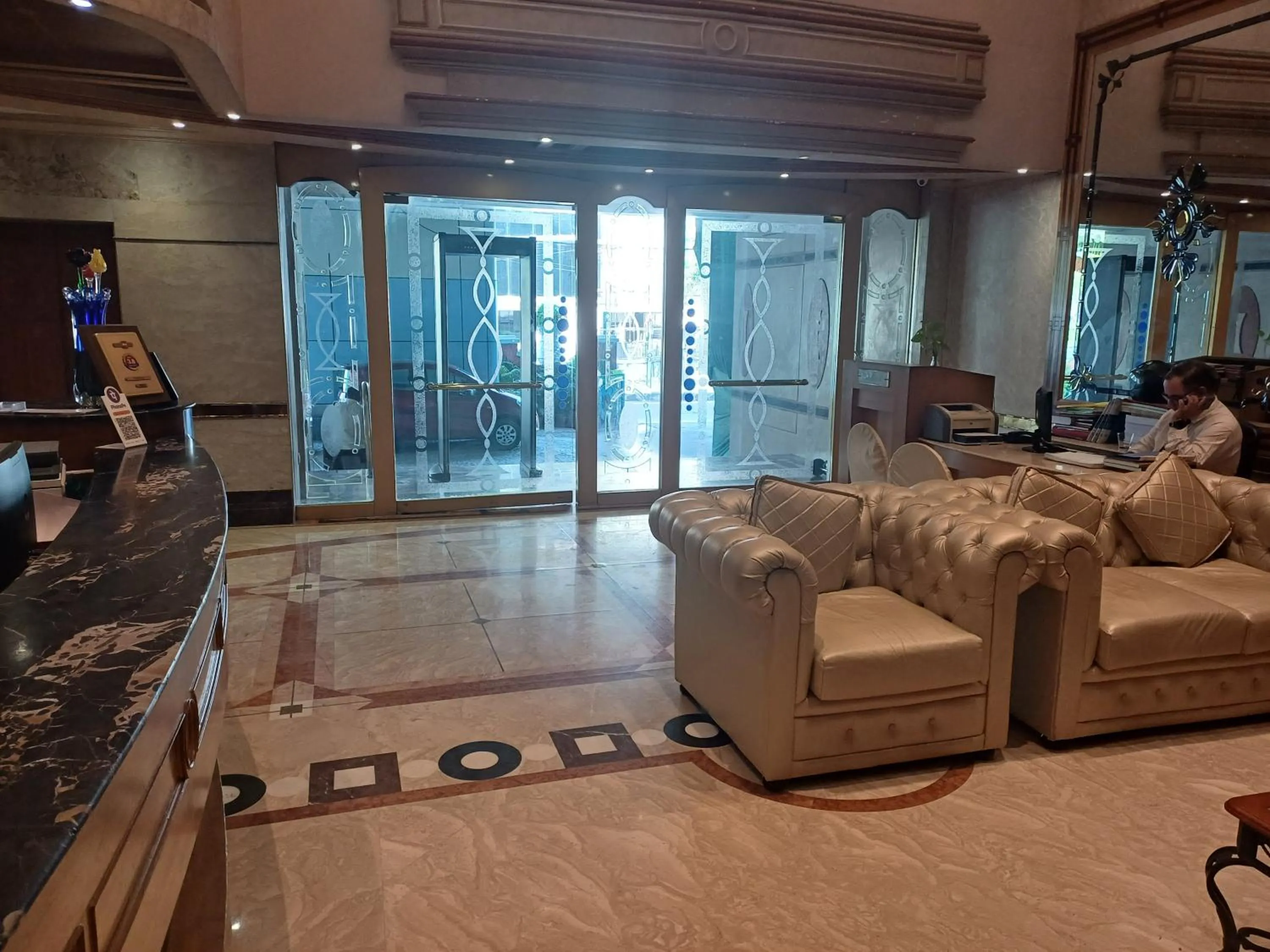 Lobby or reception in Hotel Benzz Park Chennai