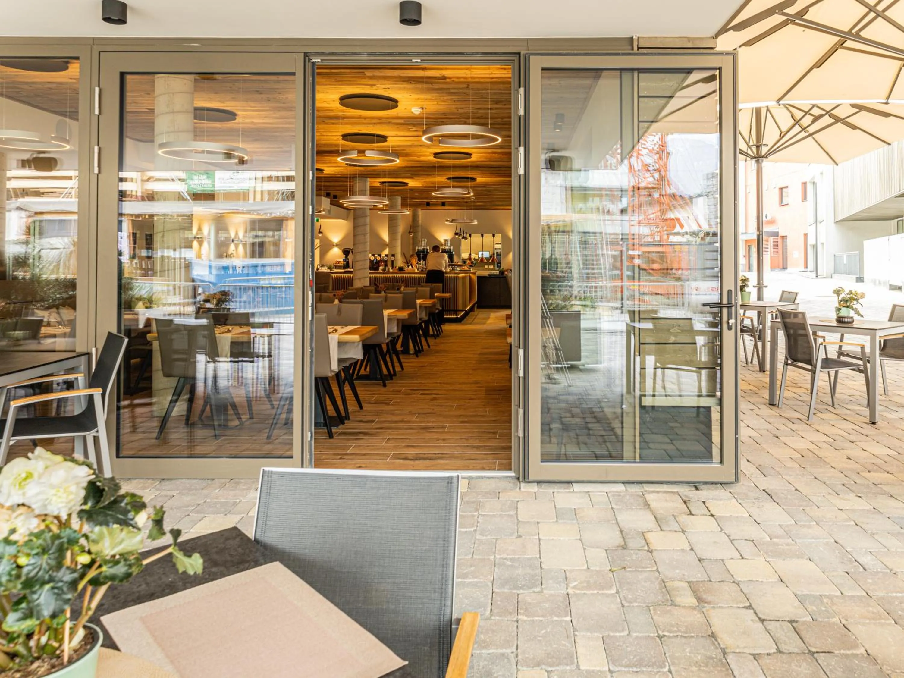 Restaurant/places to eat in Hotel DAS SAAL