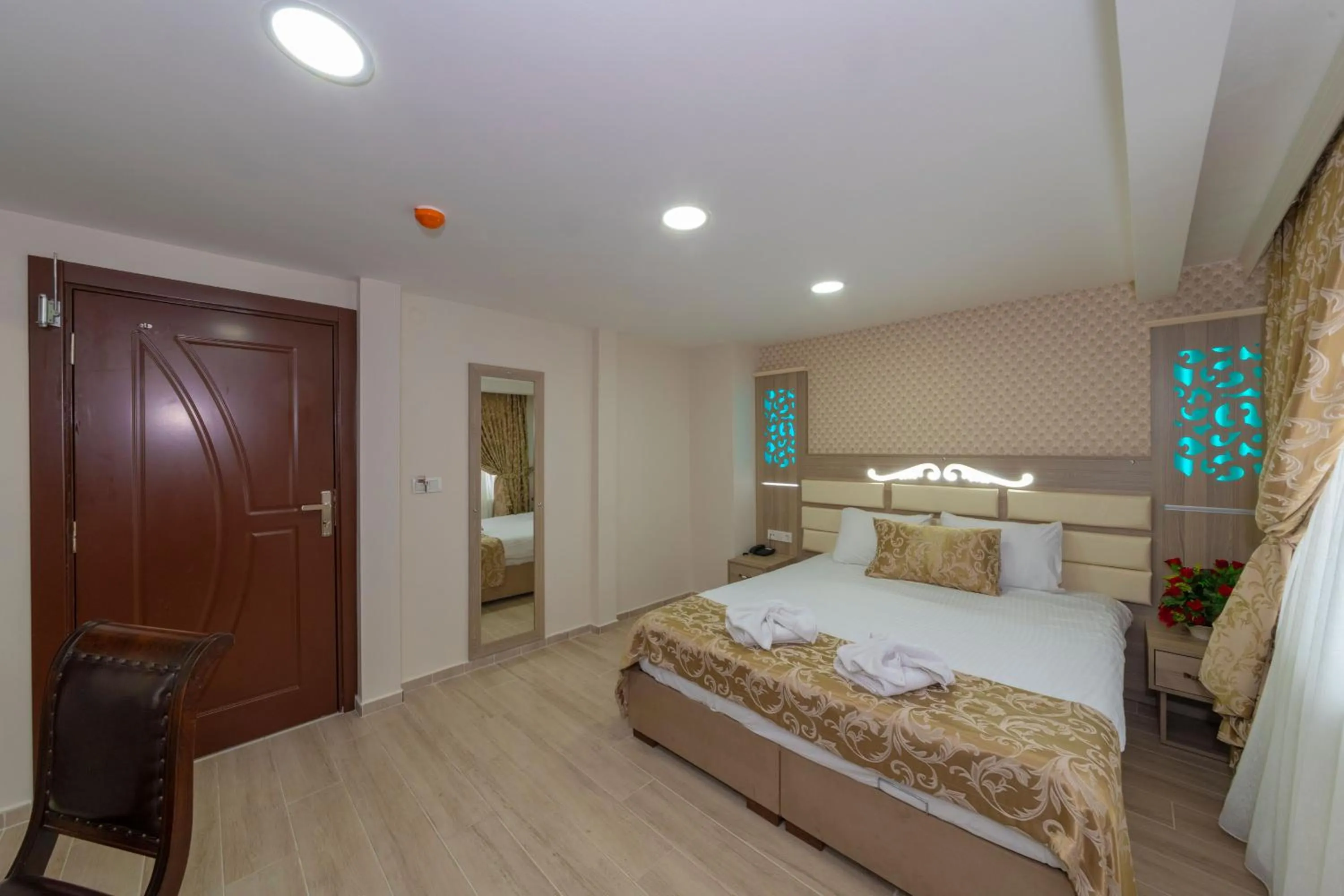 Bed in Raimond Hotel