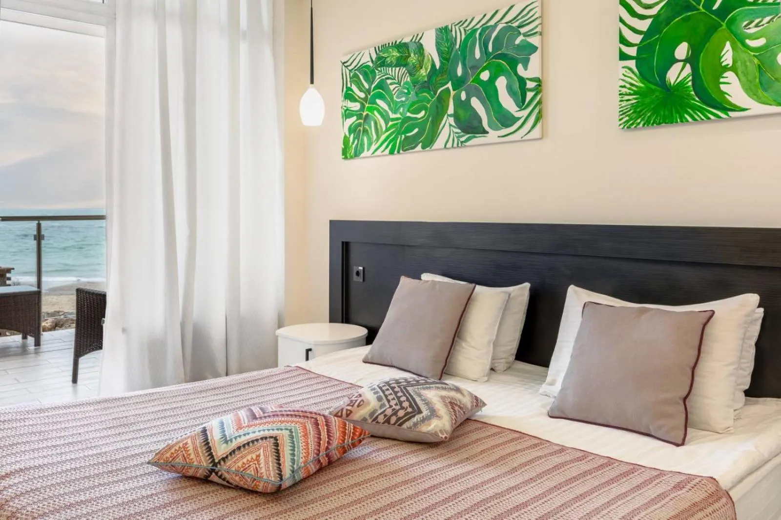 Property building, Bed in Design Hotel Skopeli