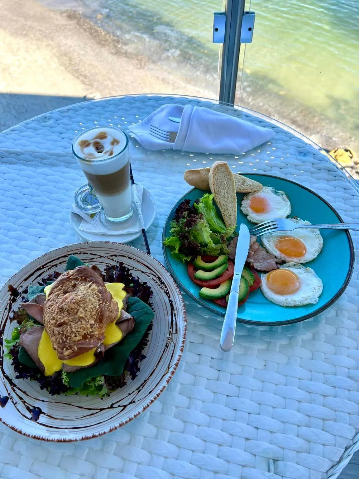 Restaurant/places to eat in Design Hotel Skopeli