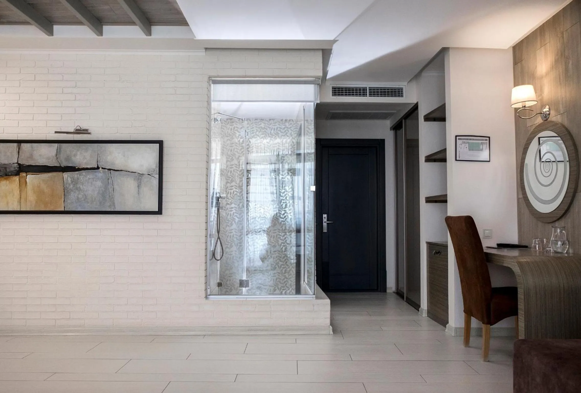 Shower in Design Hotel Skopeli