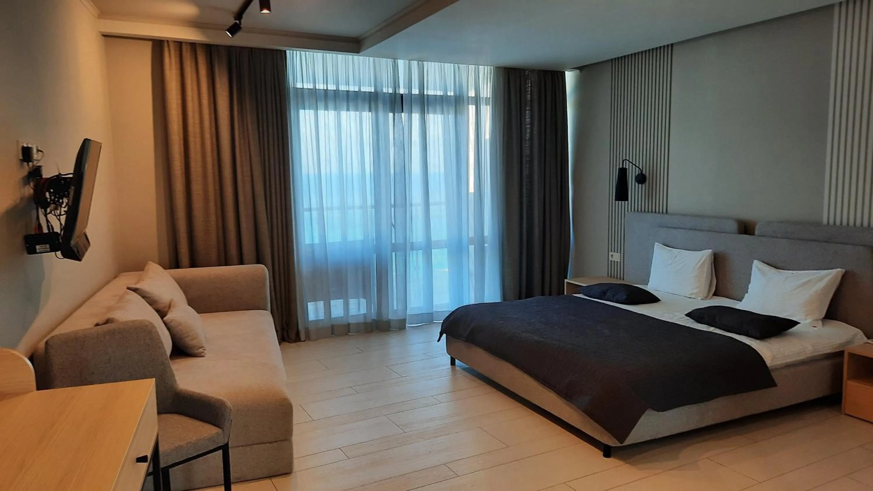 TV and multimedia, Bed in Design Hotel Skopeli
