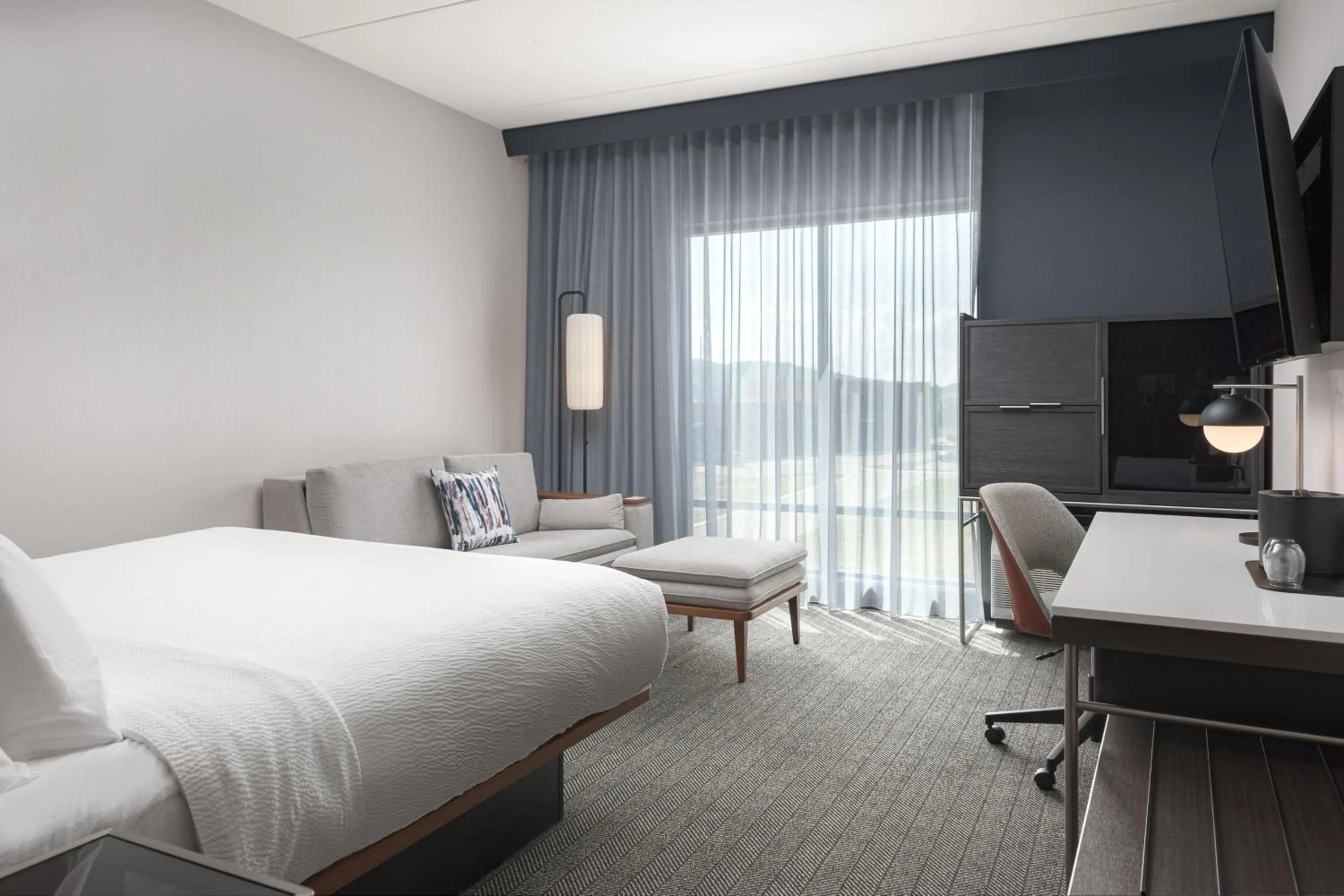 Photo of the whole room, Bed in Courtyard by Marriott Nashville Smyrna