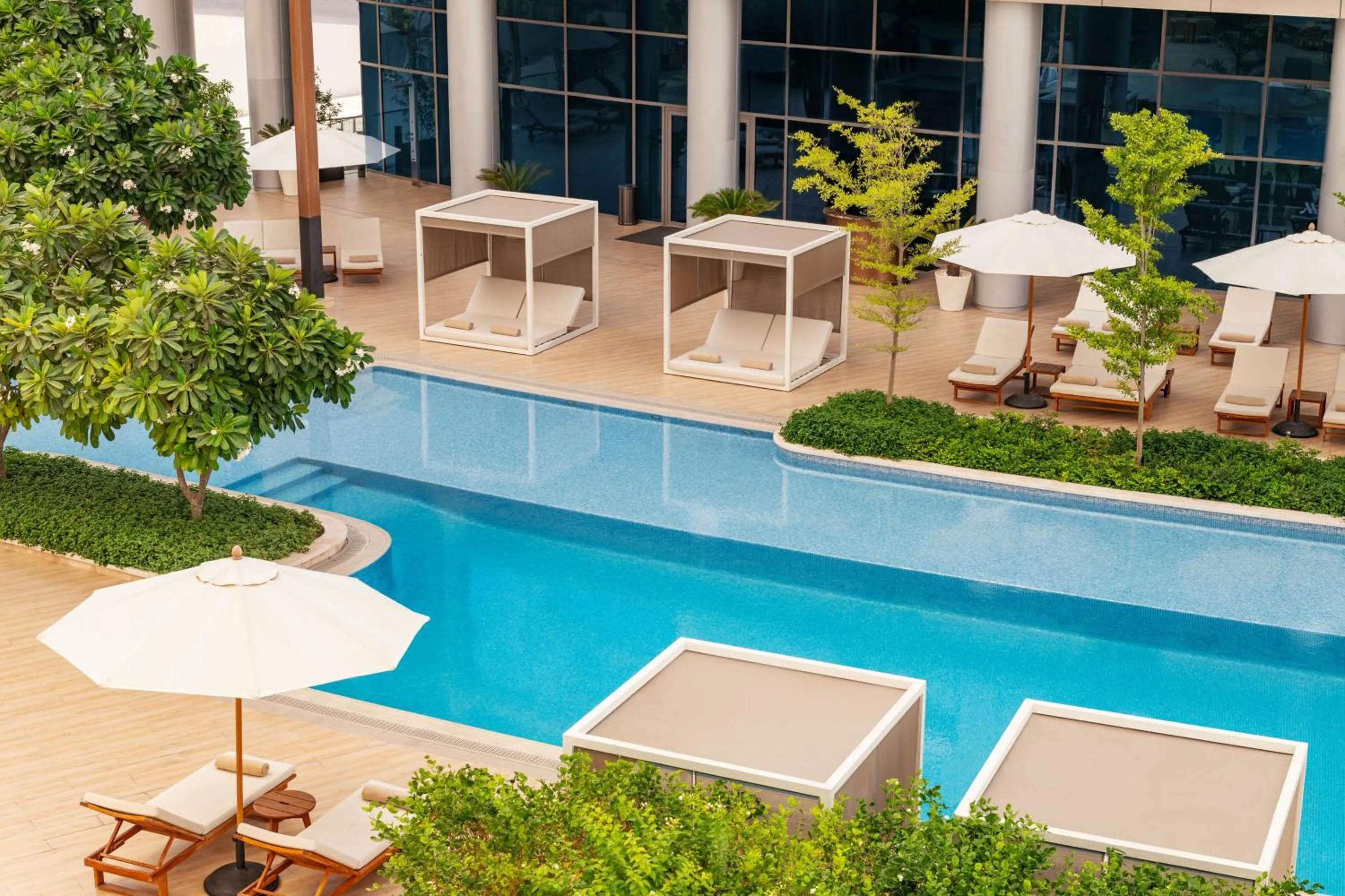 Swimming pool in Marriott Marquis Dubai Creek