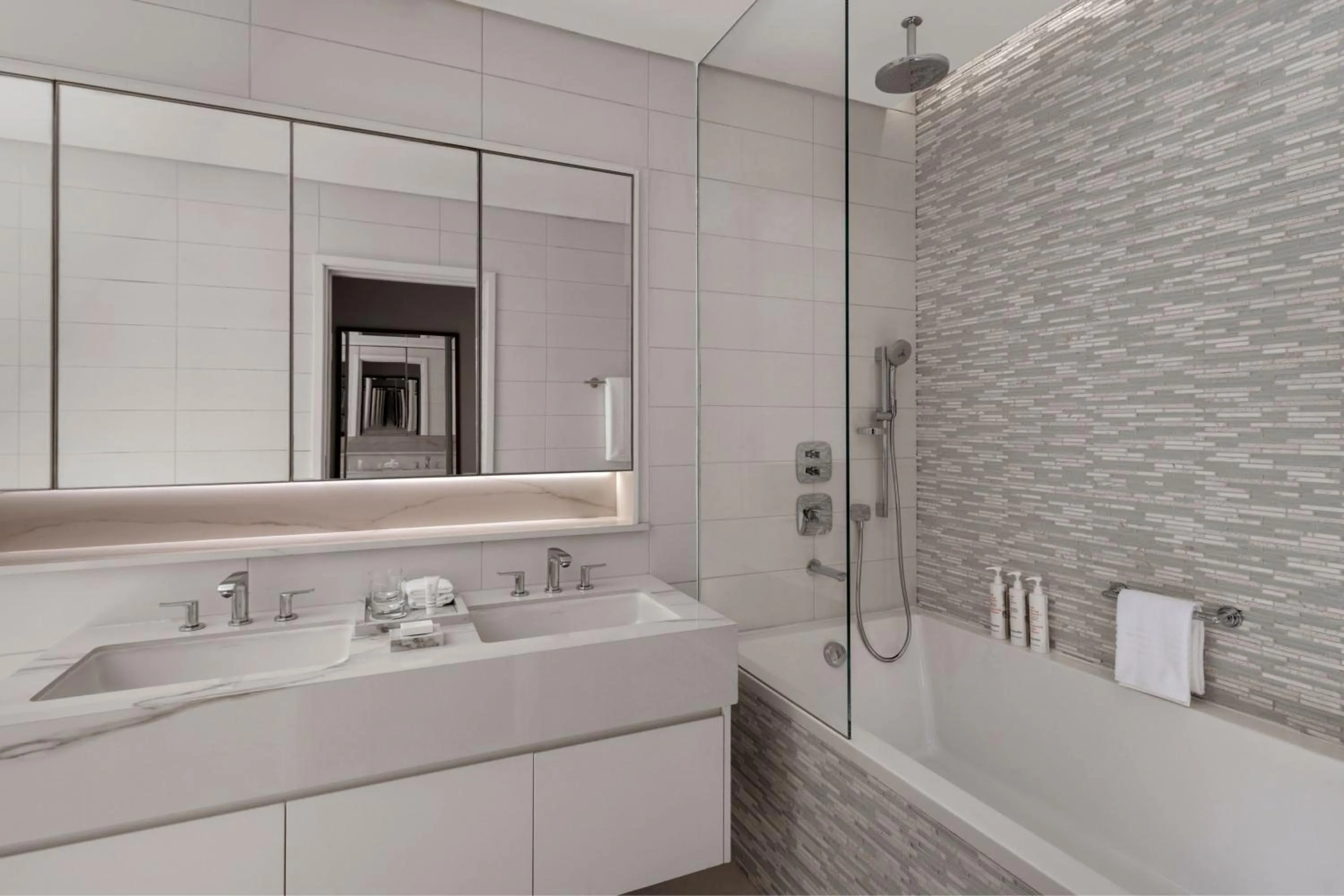 Bathroom in Marriott Marquis Dubai Creek