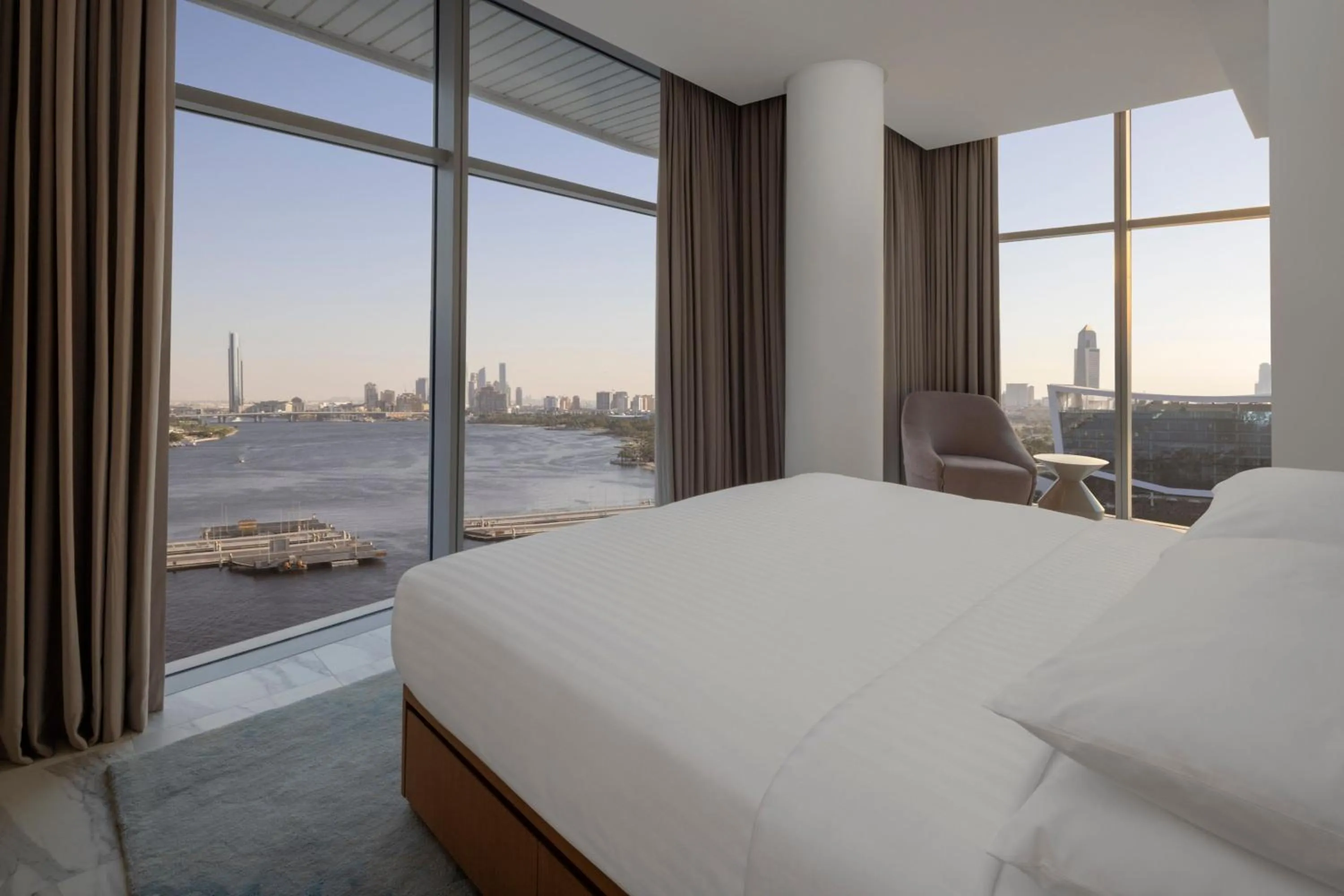 Bedroom, Bed in Marriott Marquis Dubai Creek