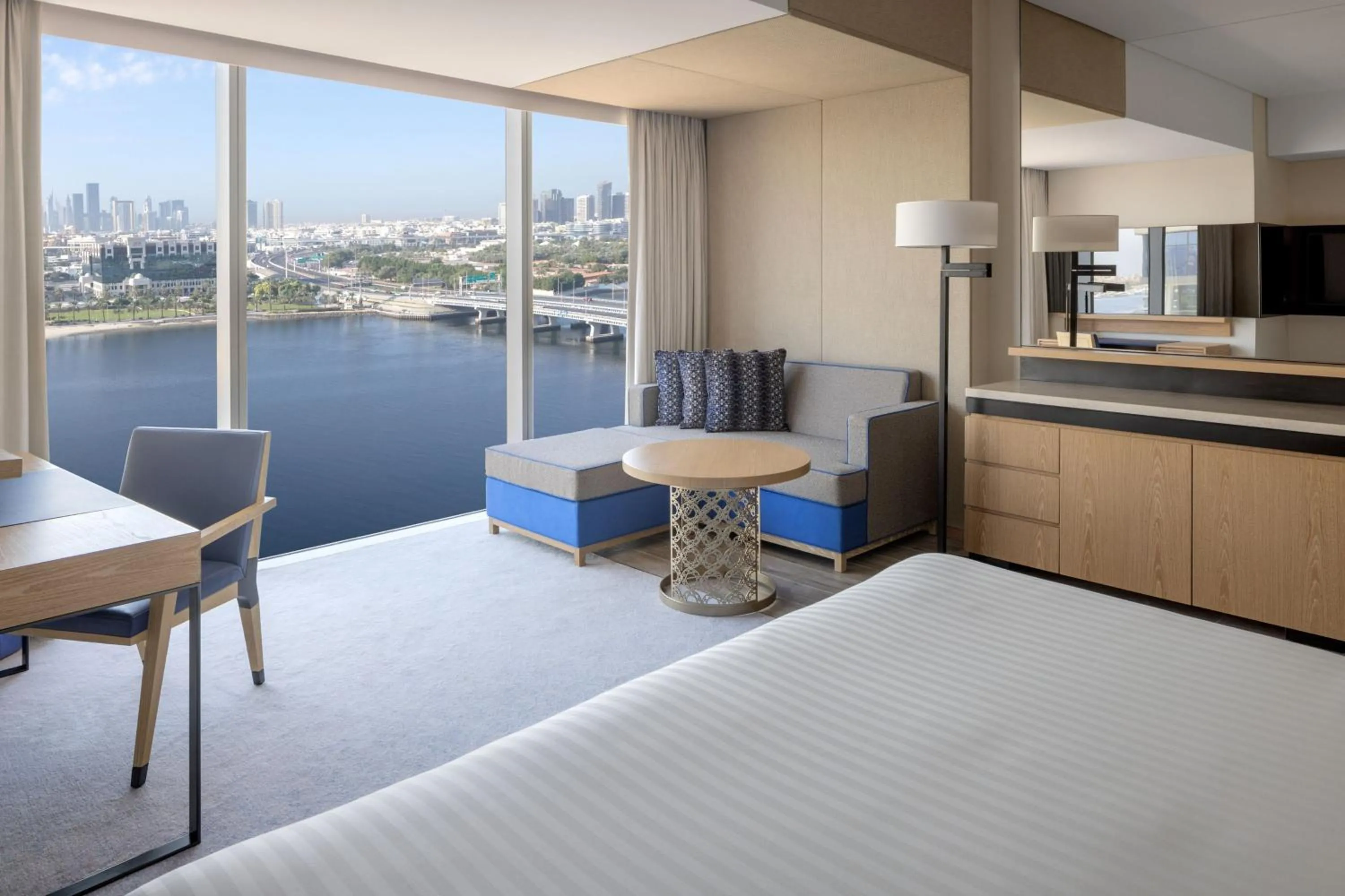 Photo of the whole room in Marriott Marquis Dubai Creek