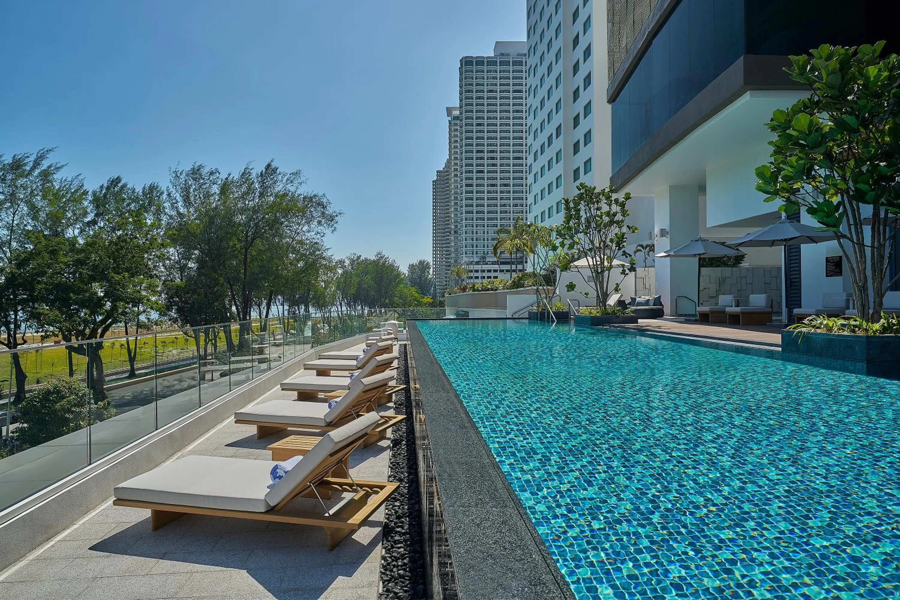 Swimming pool in Penang Marriott Hotel