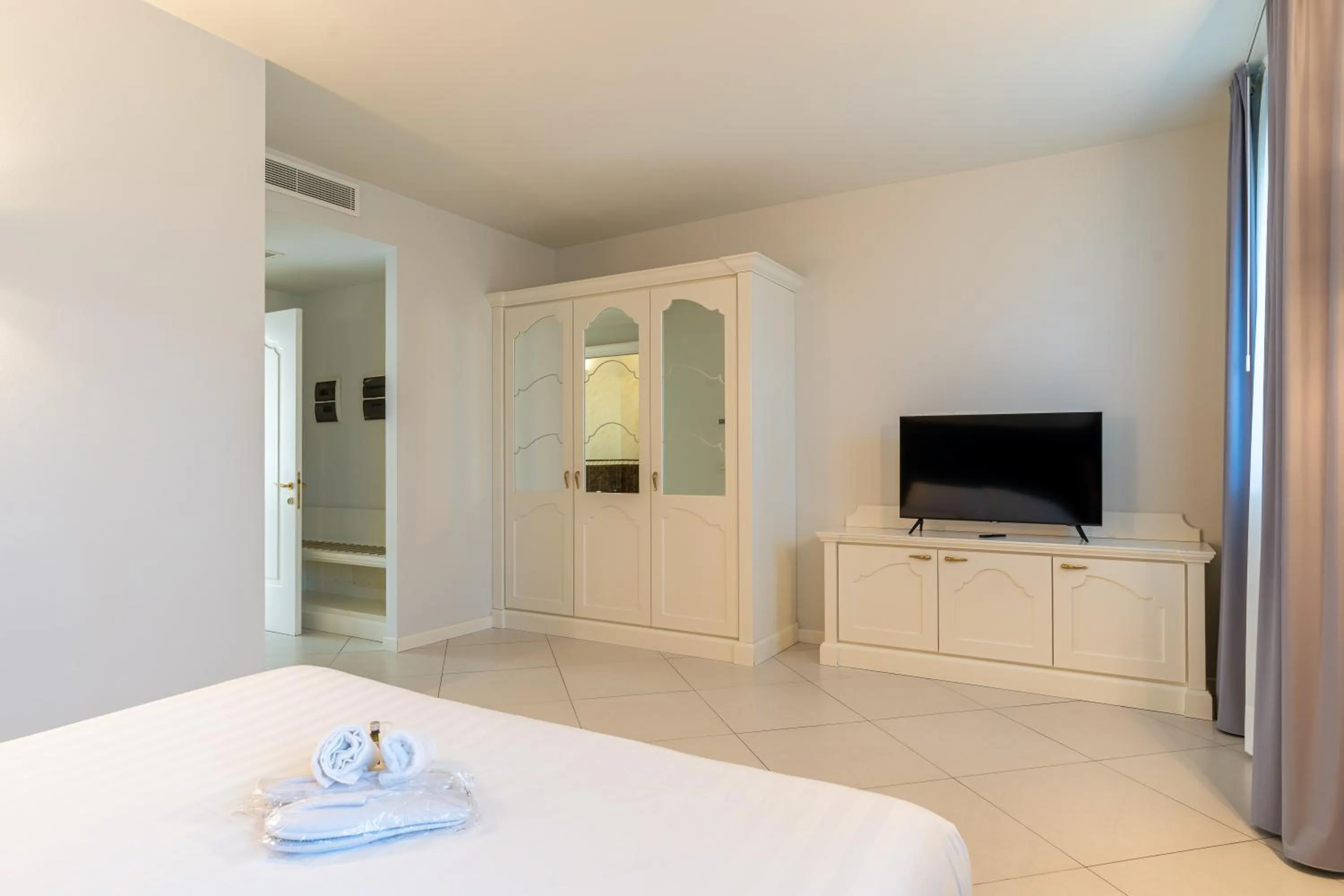 Photo of the whole room, Bed in Monastero Resort & Spa - Garda Lake Collection