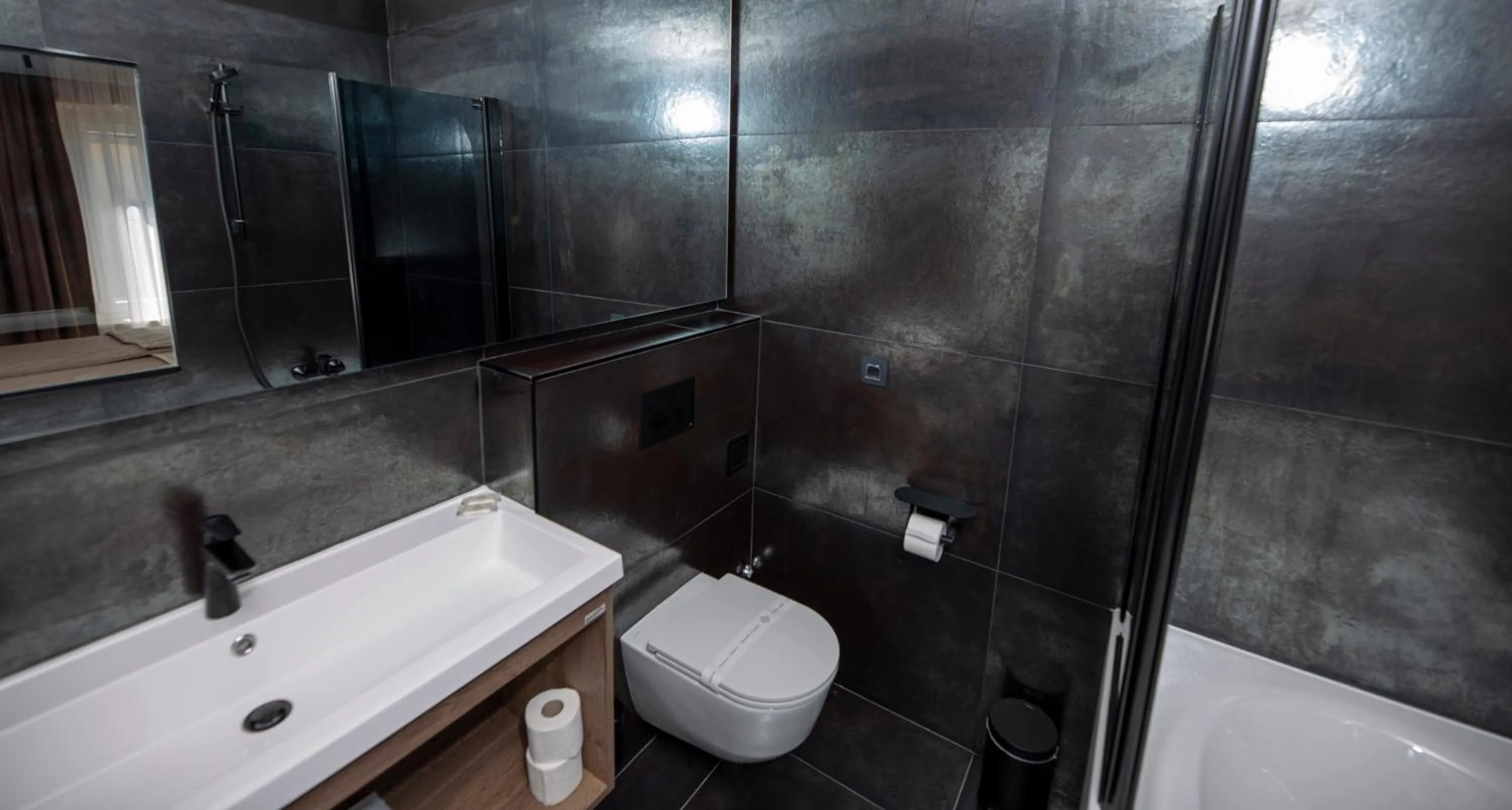 Toilet in A Heritage Split