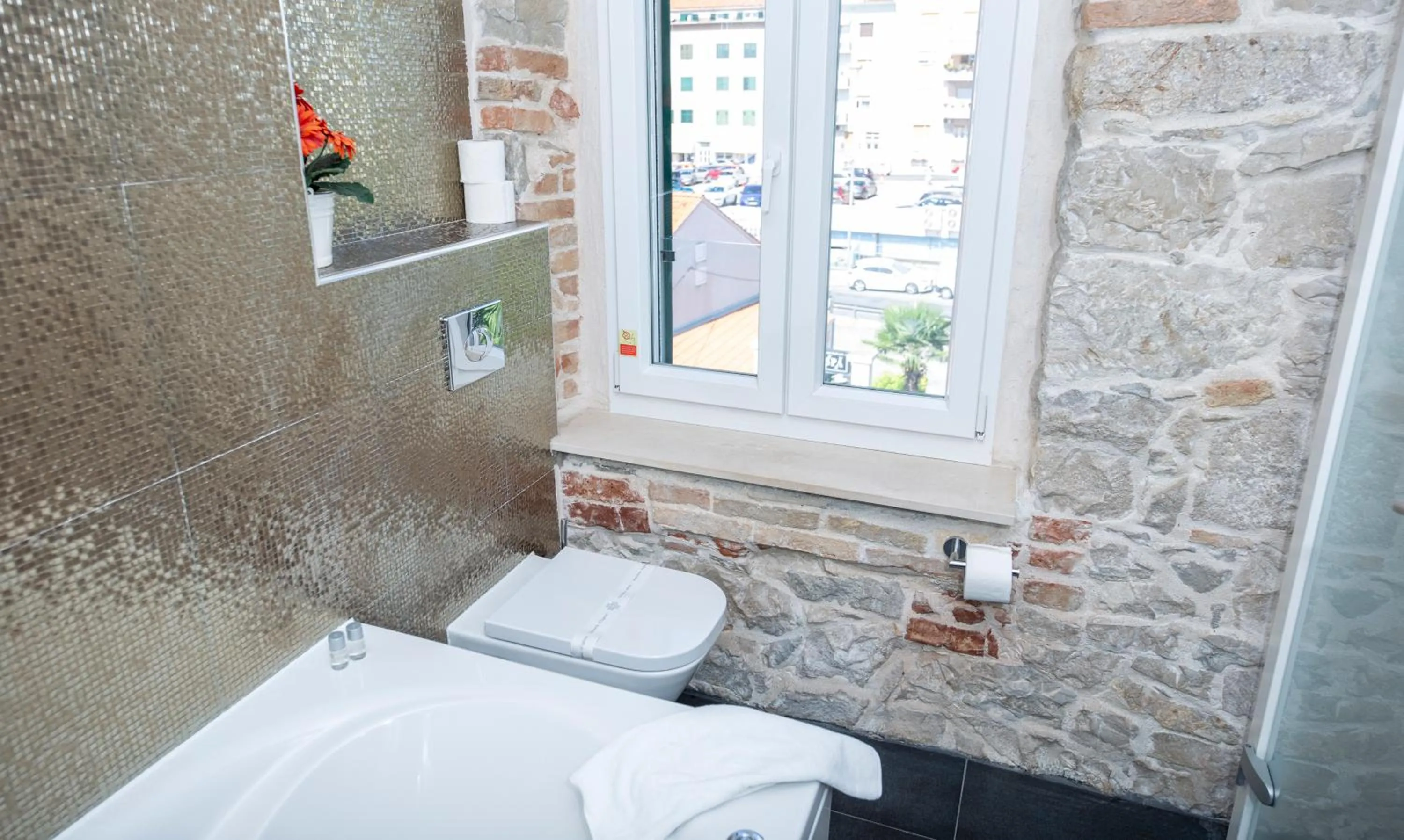 Bathroom in A Heritage Split