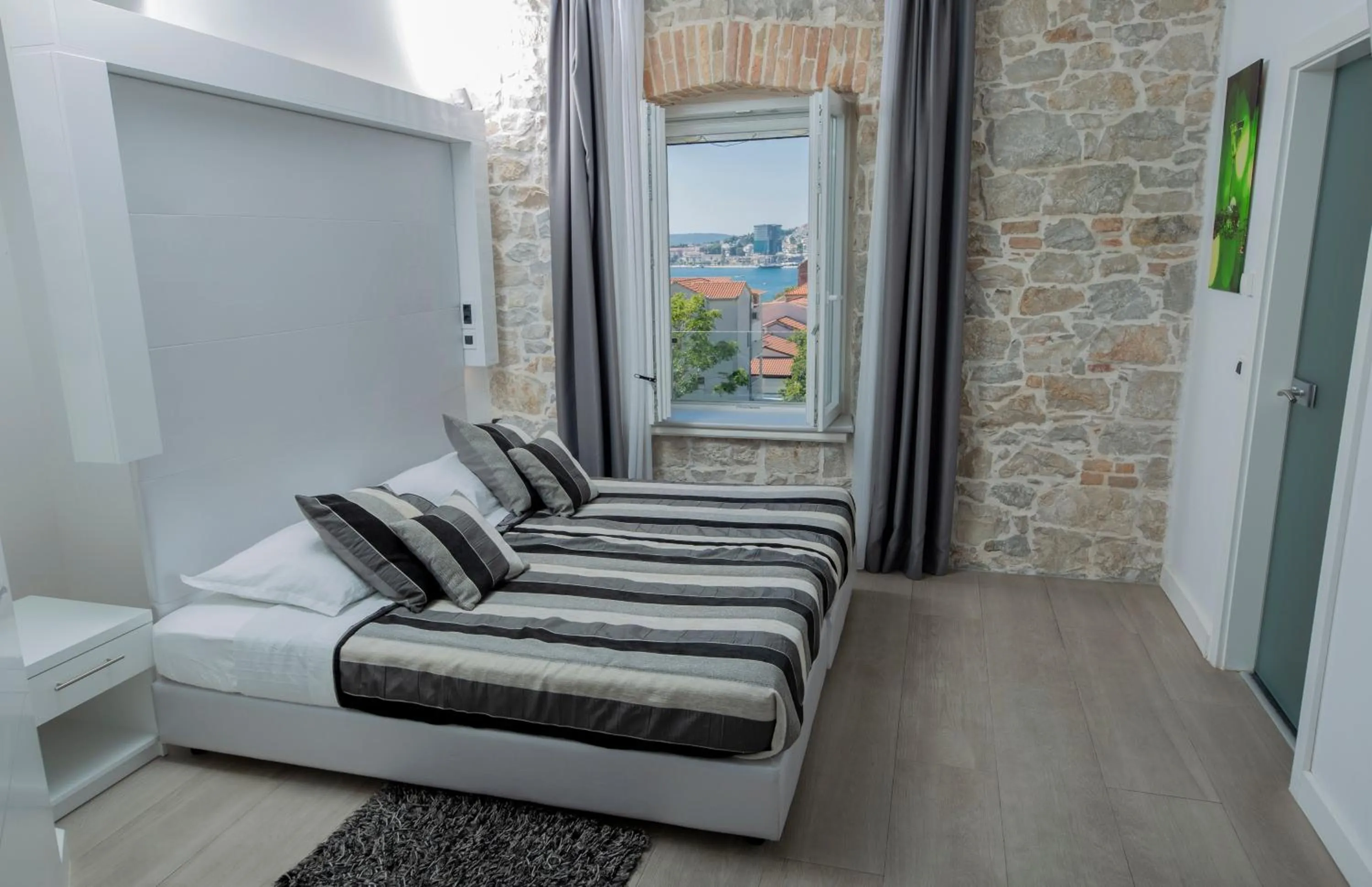 Bed in A Heritage Split