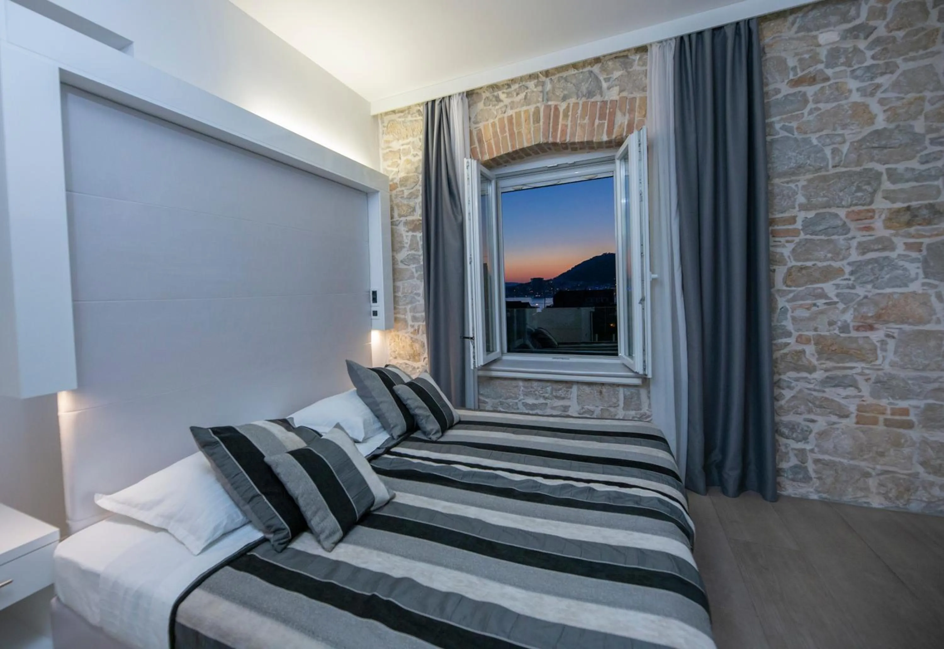 Bed in A Heritage Split