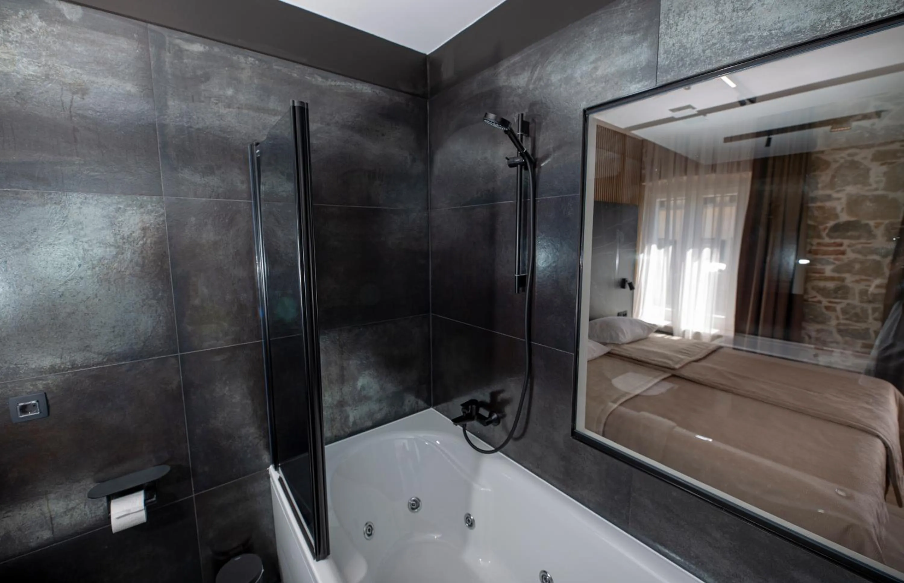 Bed in A Heritage Split