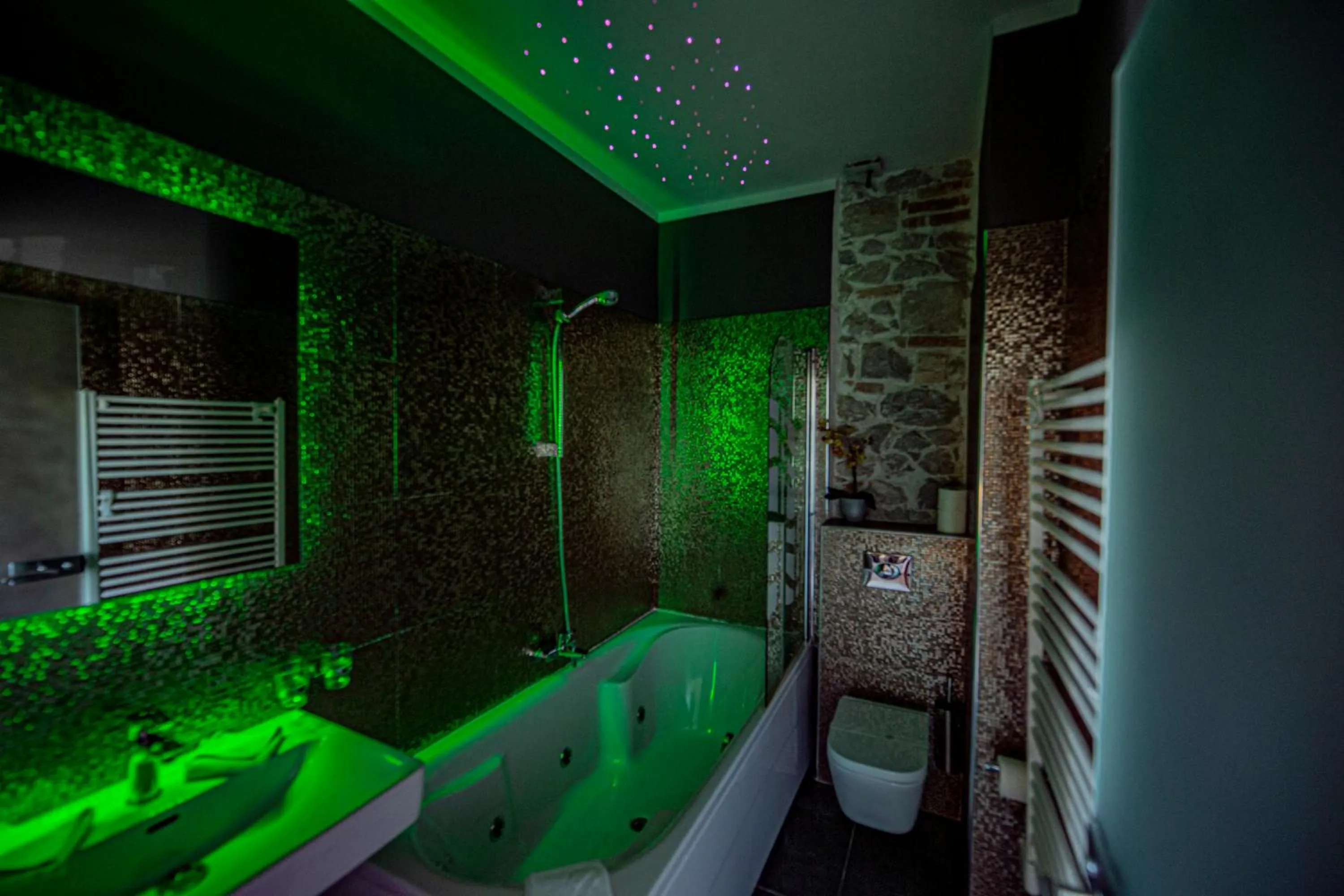 Hot Tub in A Heritage Split