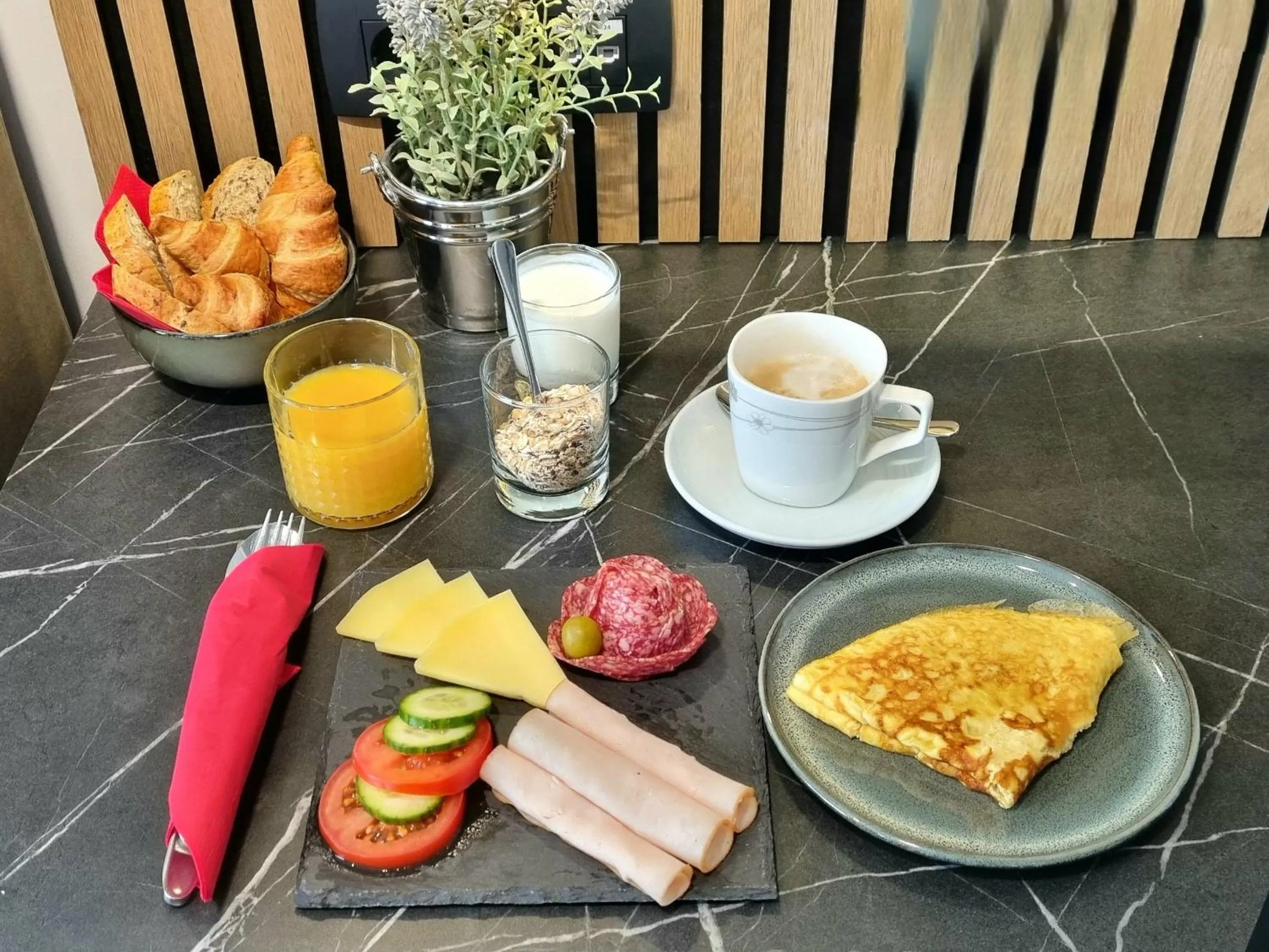 Breakfast in A Heritage Split