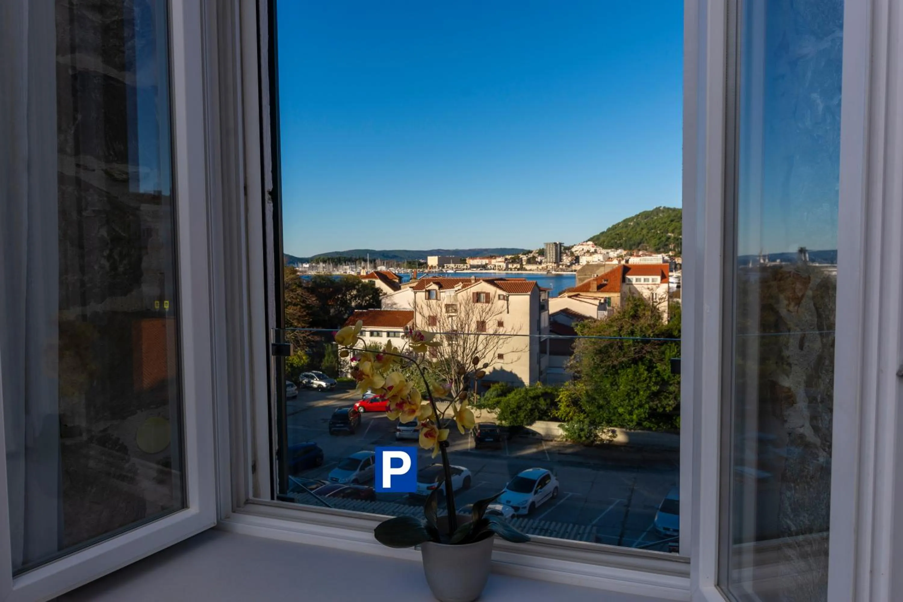 Mountain view in A Heritage Split