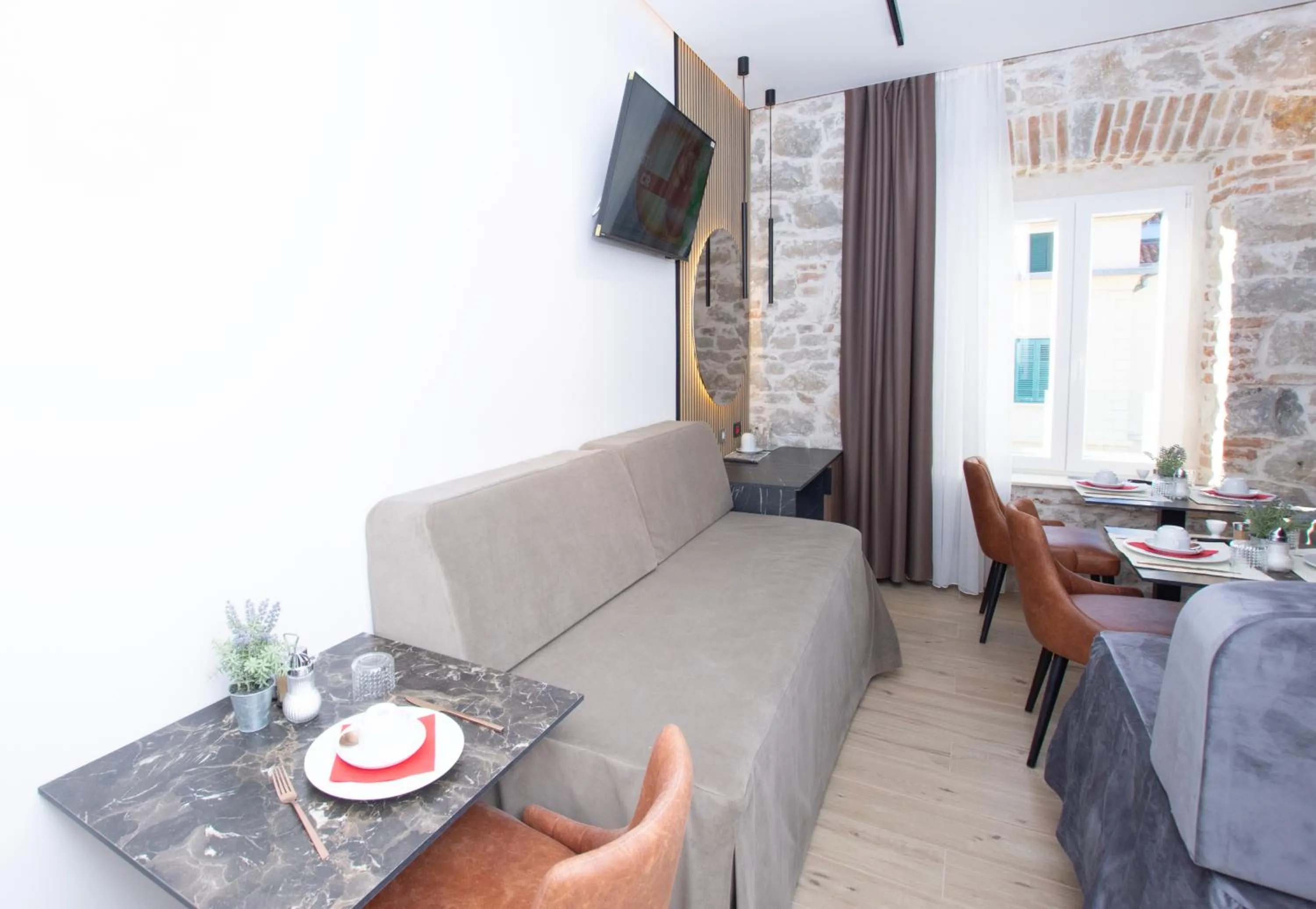 Breakfast in A Heritage Split