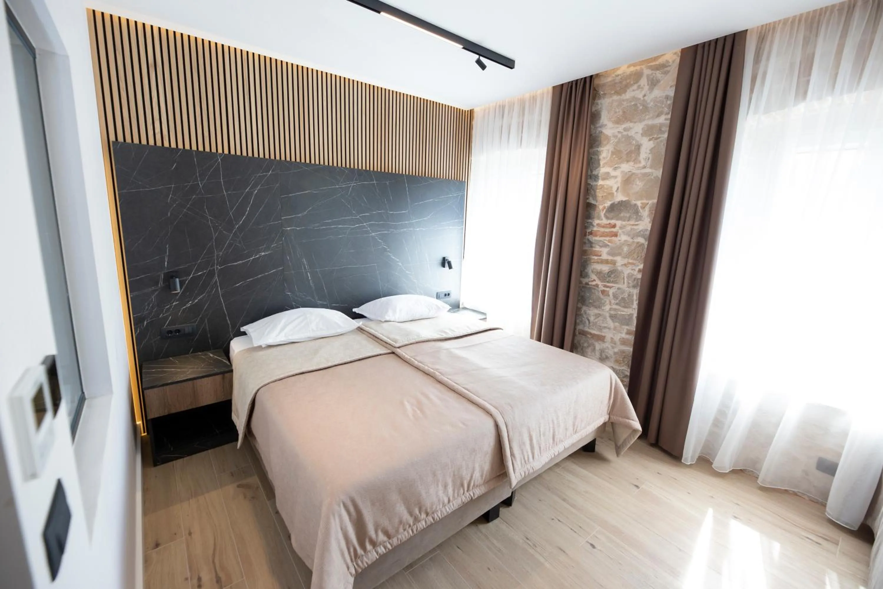 Bed in A Heritage Split