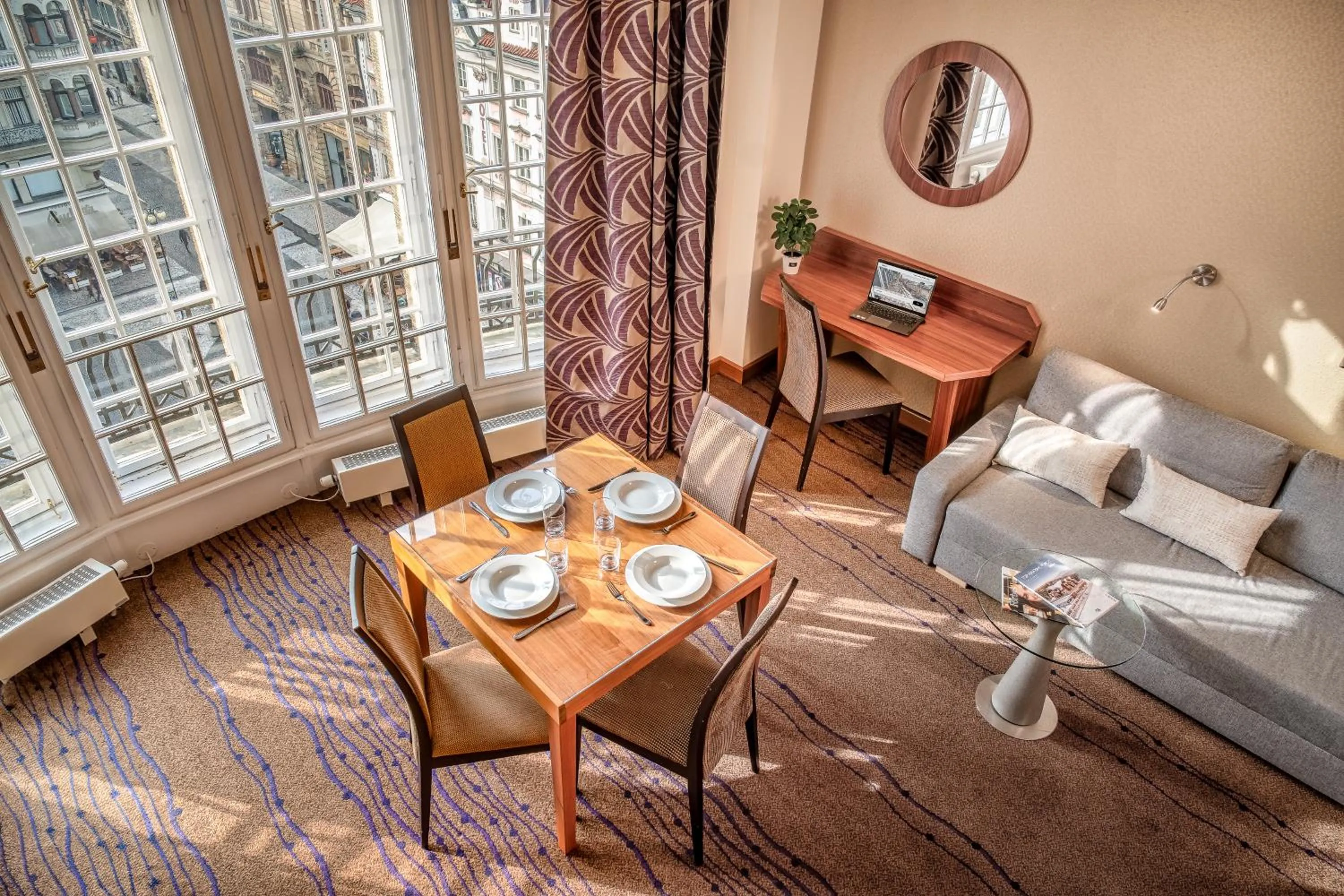 Living room in Crown Palace Apartments by Adrez