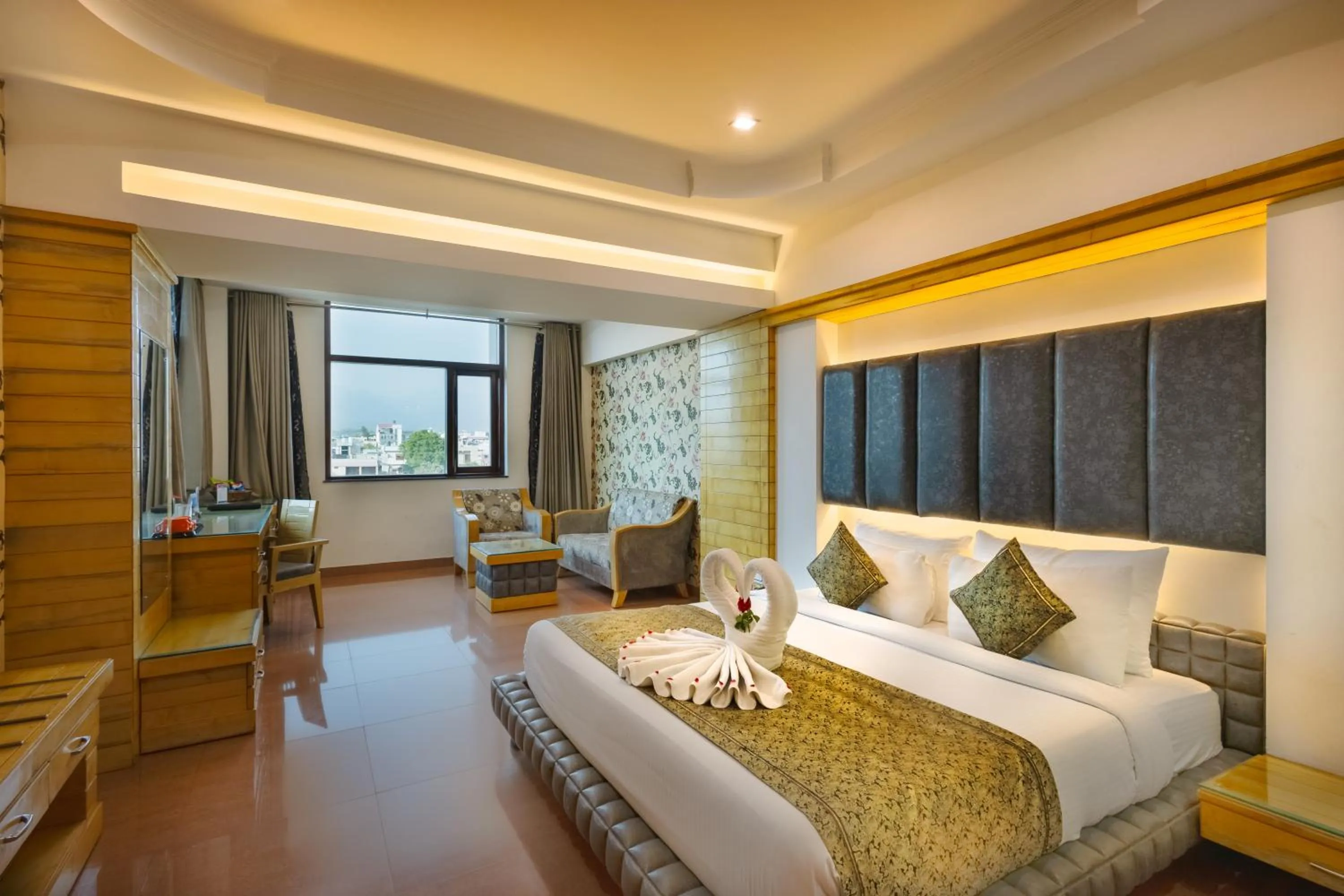 Bed in Hotel Saffron Leaf