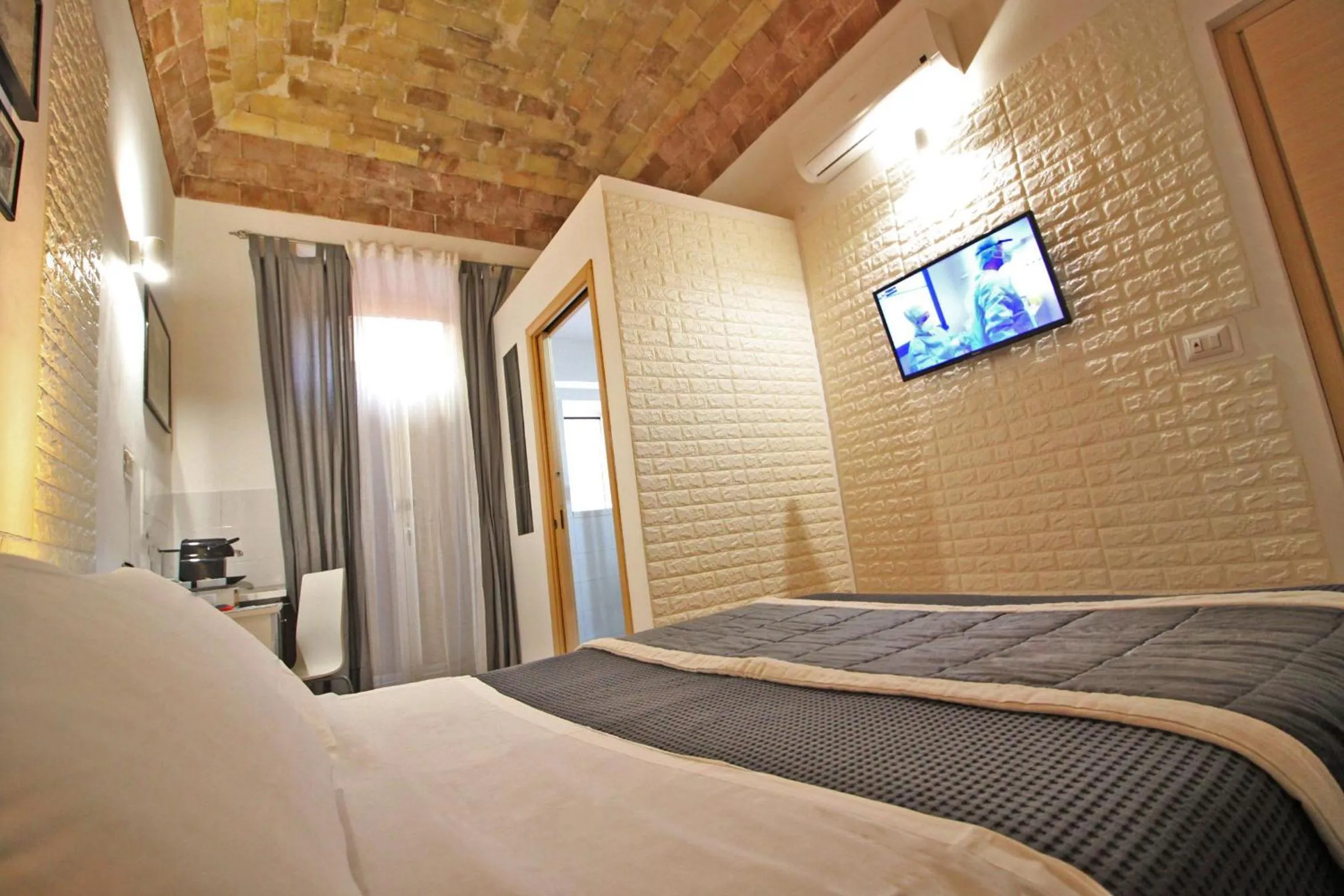 Other, Bed in Machiavelli Suites