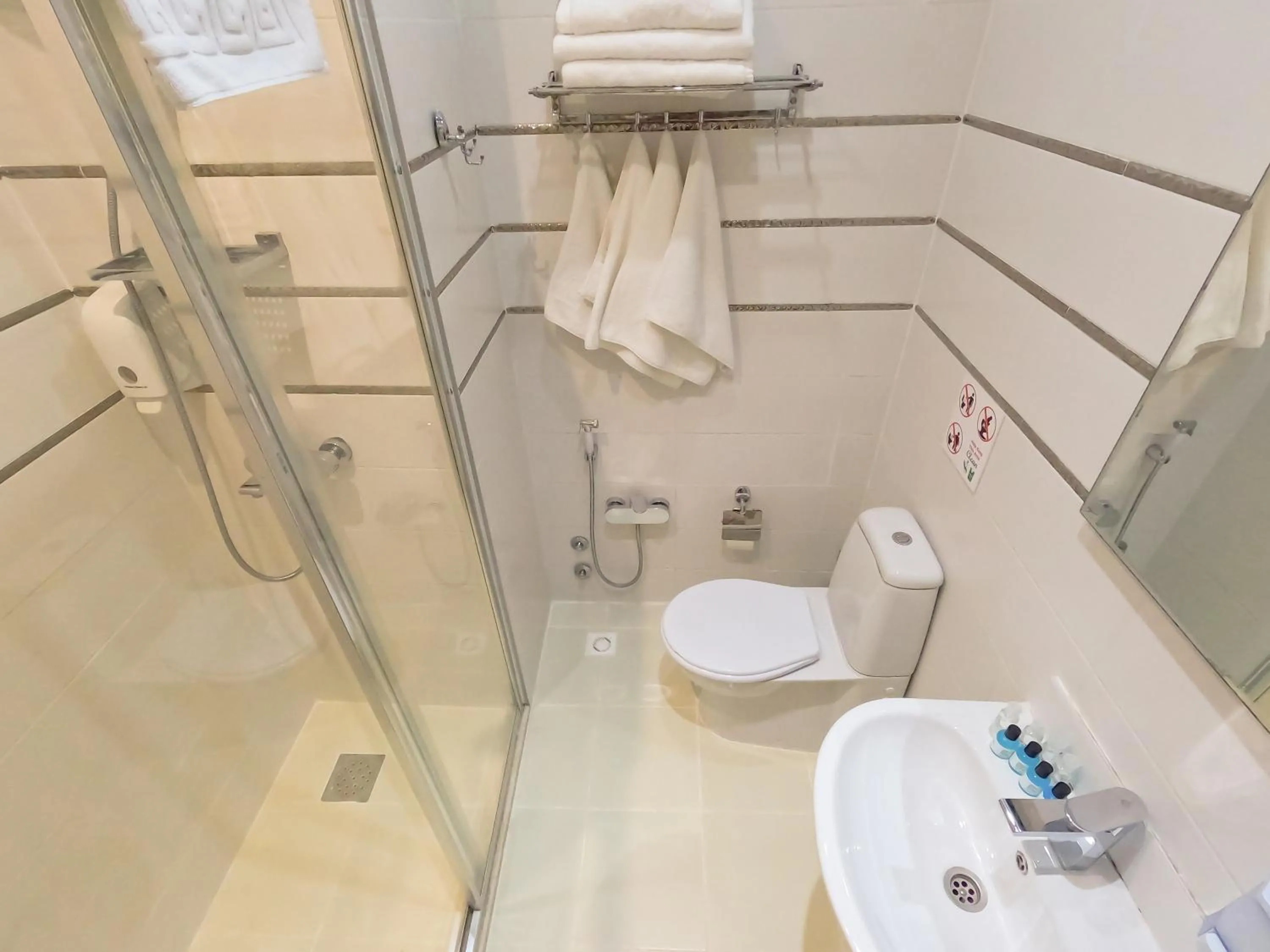 Shower in Gabala Yeddi Gozel Hotel