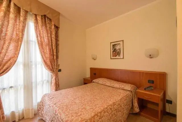 Single Room with Balcony - single occupancy in Albergo Giardino Single Room with Balcony - single occupancy in Albergo Giardino