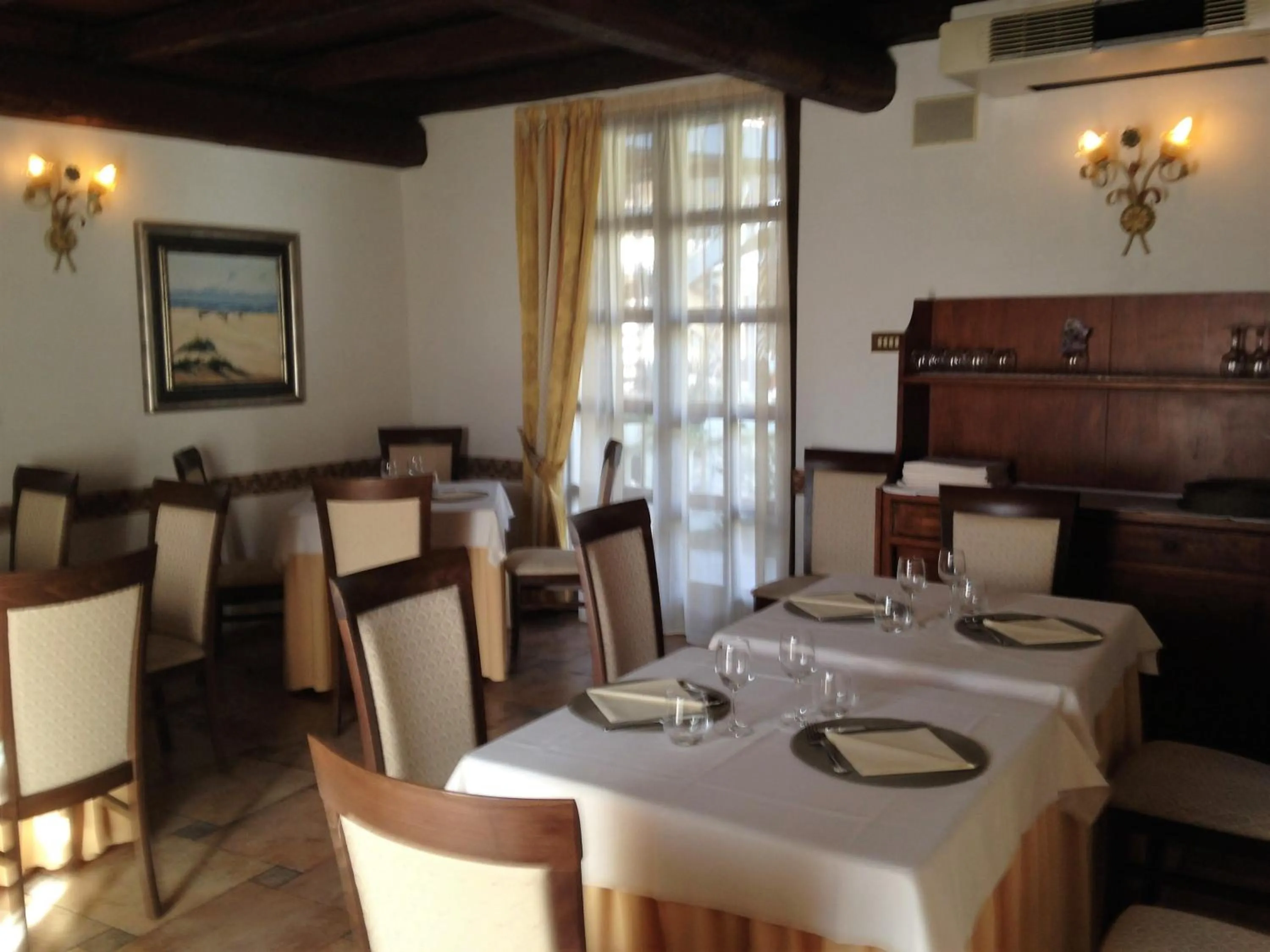 Restaurant/places to eat in Albergo Giardino