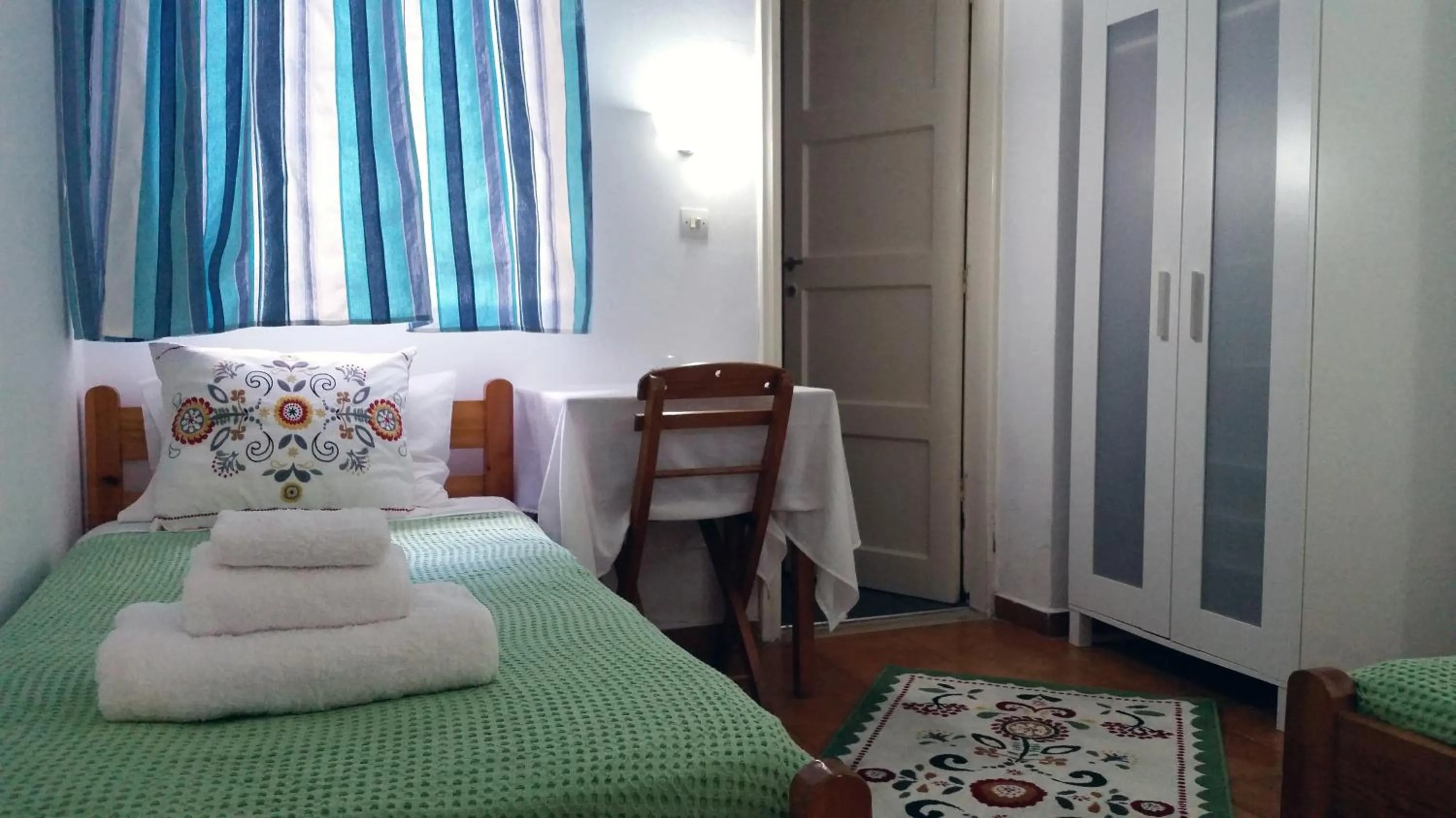 Photo of the whole room, Bed in Medieval Rose Guest House