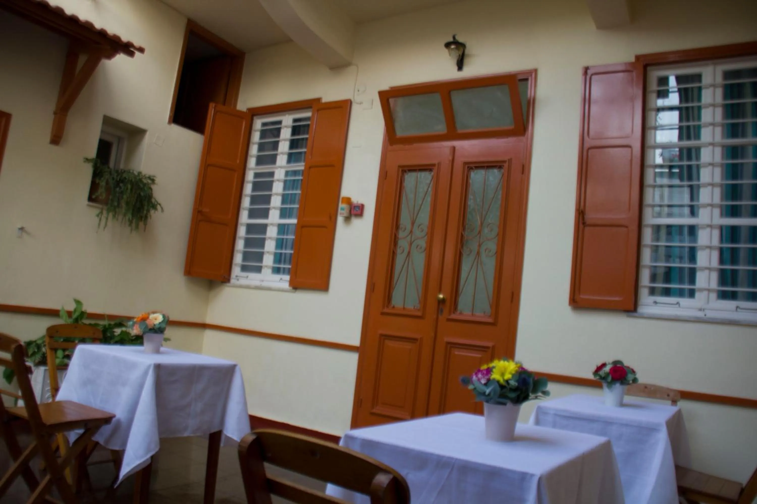 Restaurant/places to eat in Medieval Rose Guest House