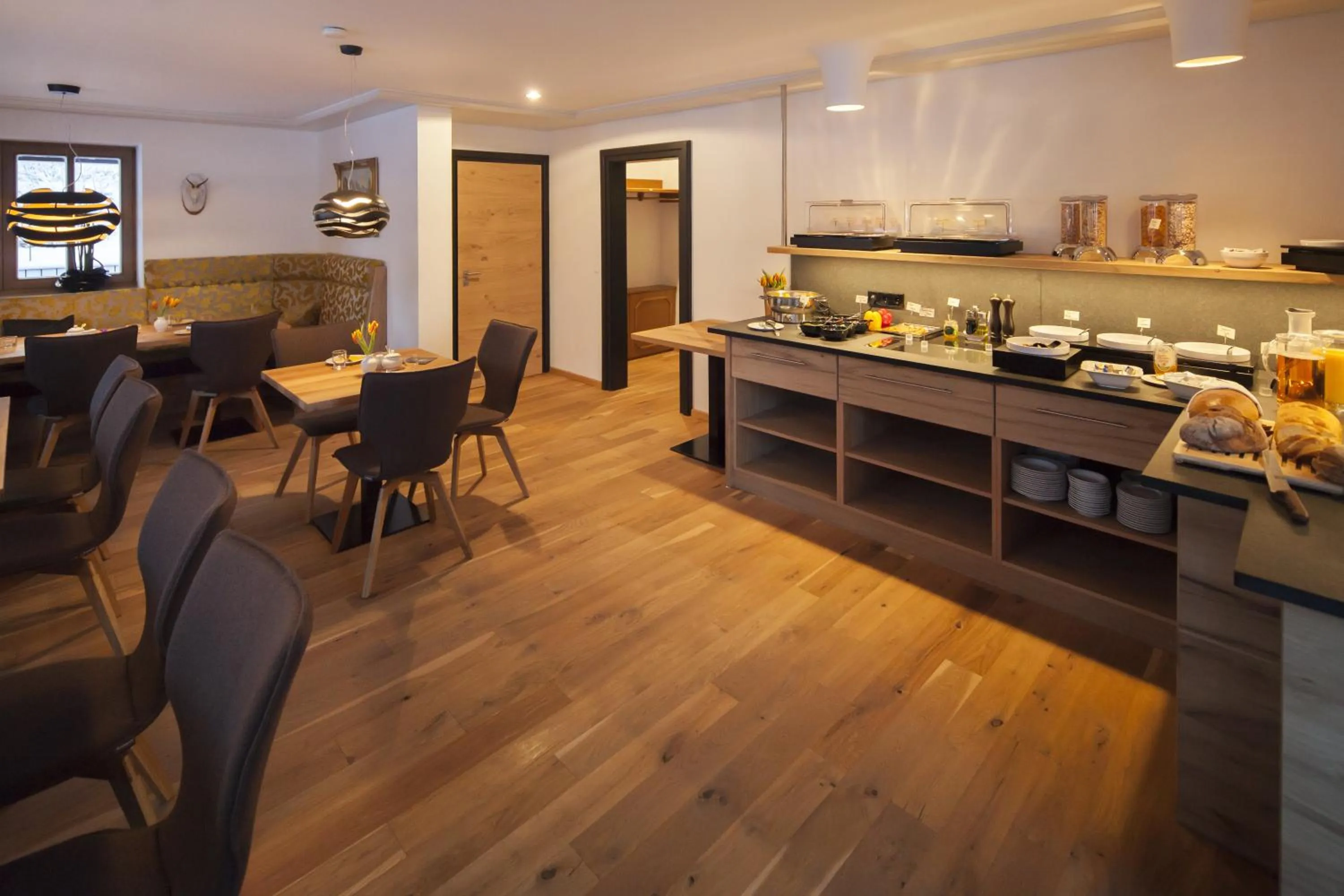 Restaurant/places to eat in Boutique Hotel Gams