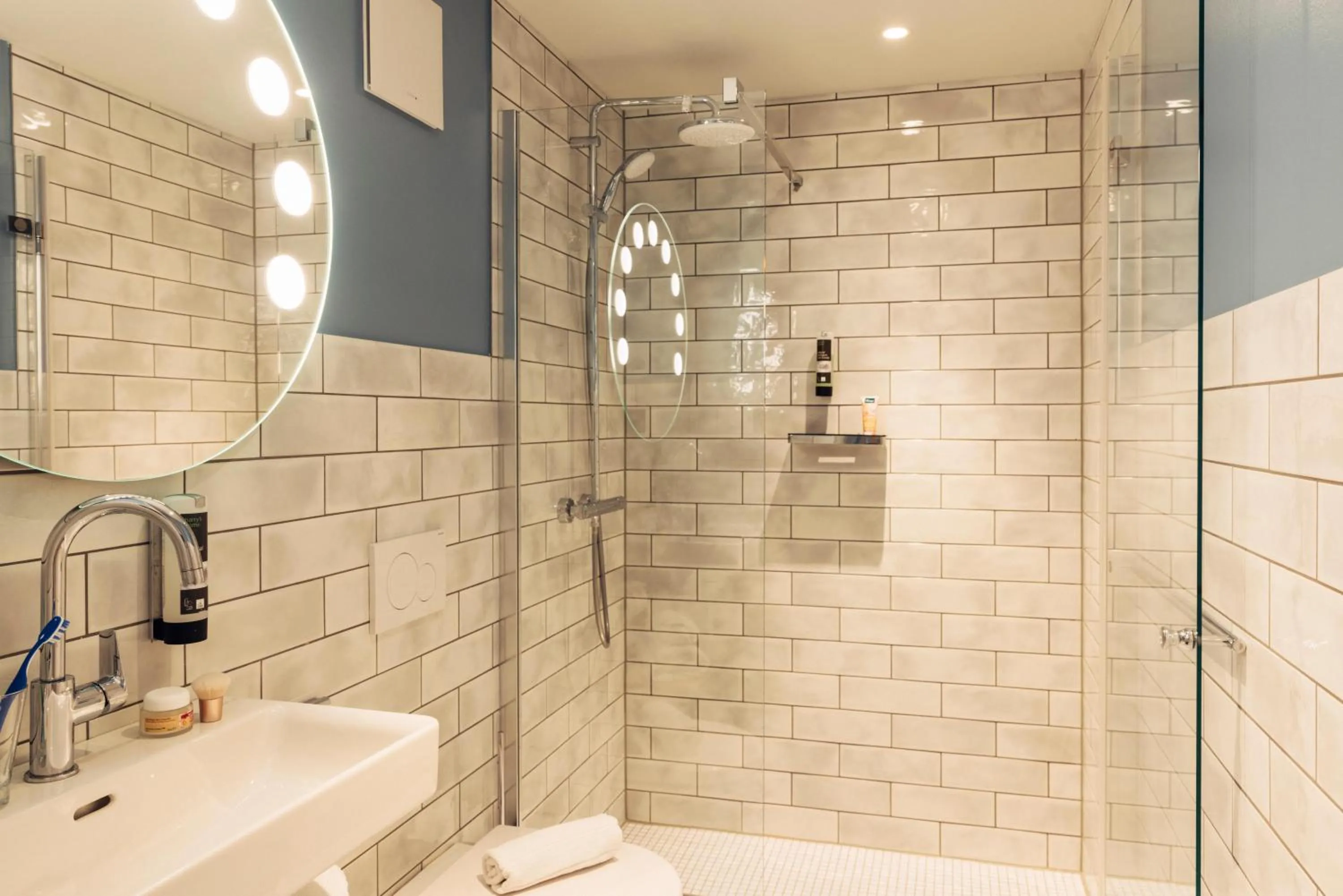 Bathroom in harry's home Lienz hotel & apartments