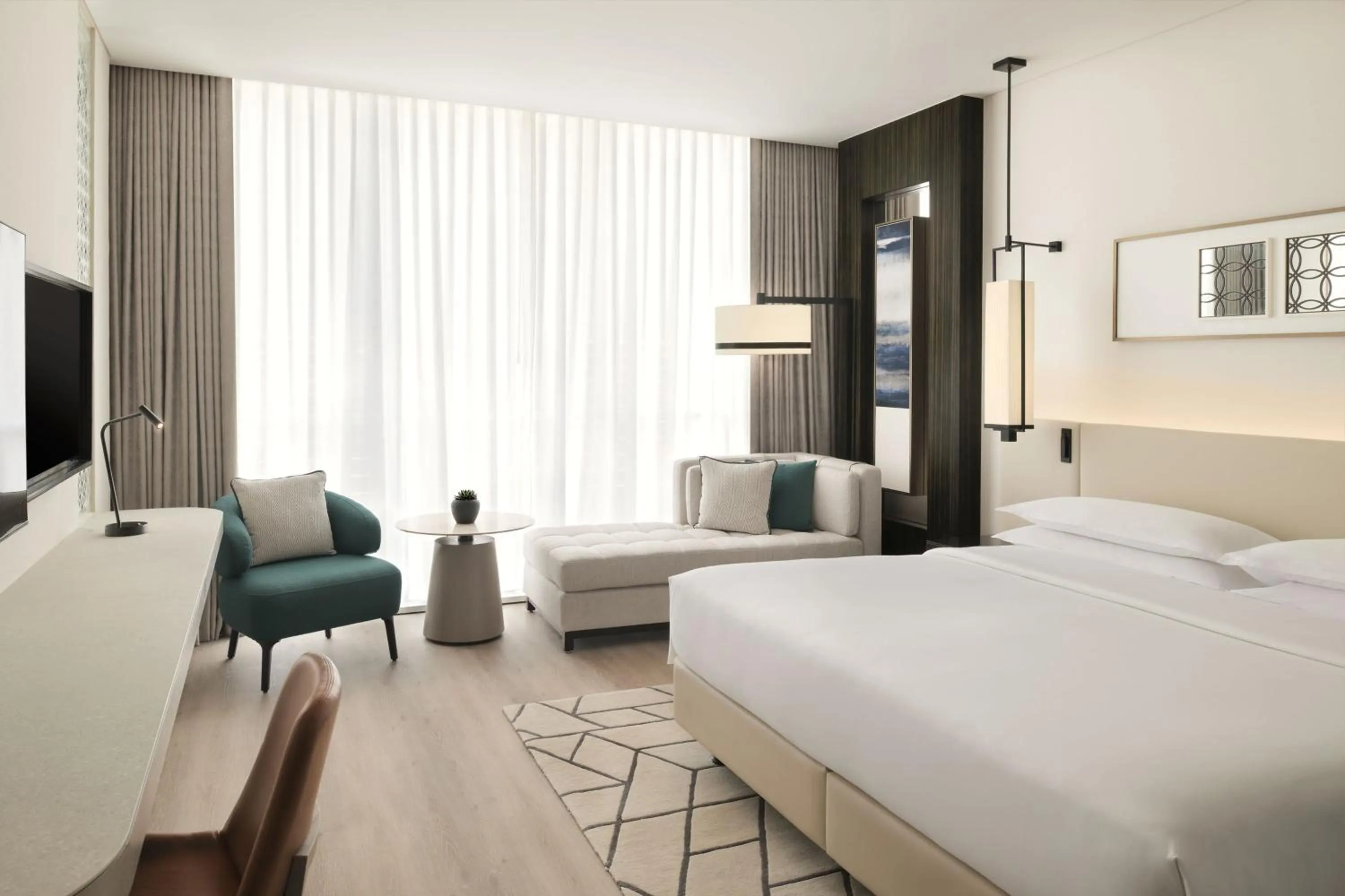 Bedroom, Bed in Sheraton Grand Hotel, Dubai