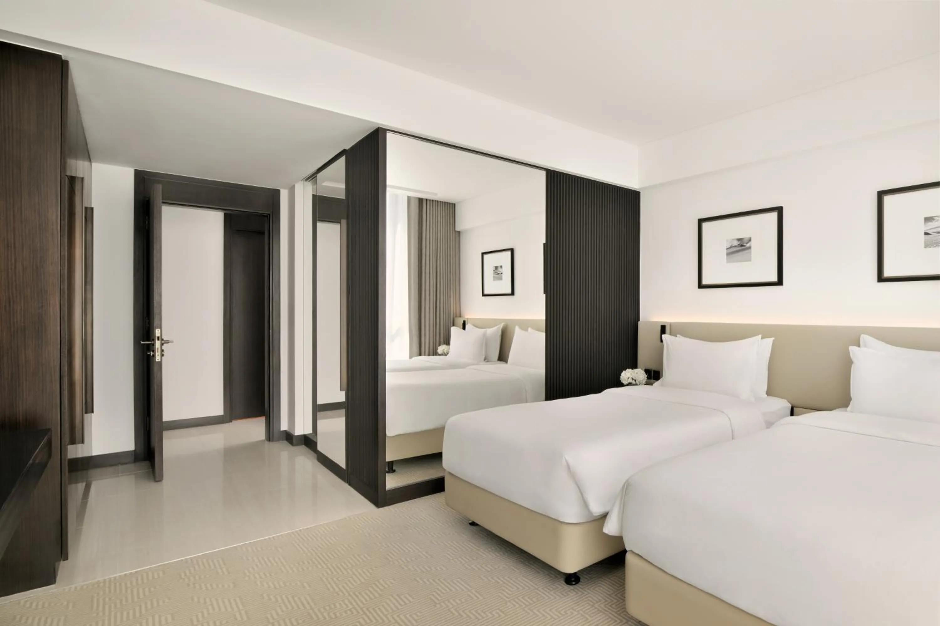 Bathroom, Bed in Sheraton Grand Hotel, Dubai