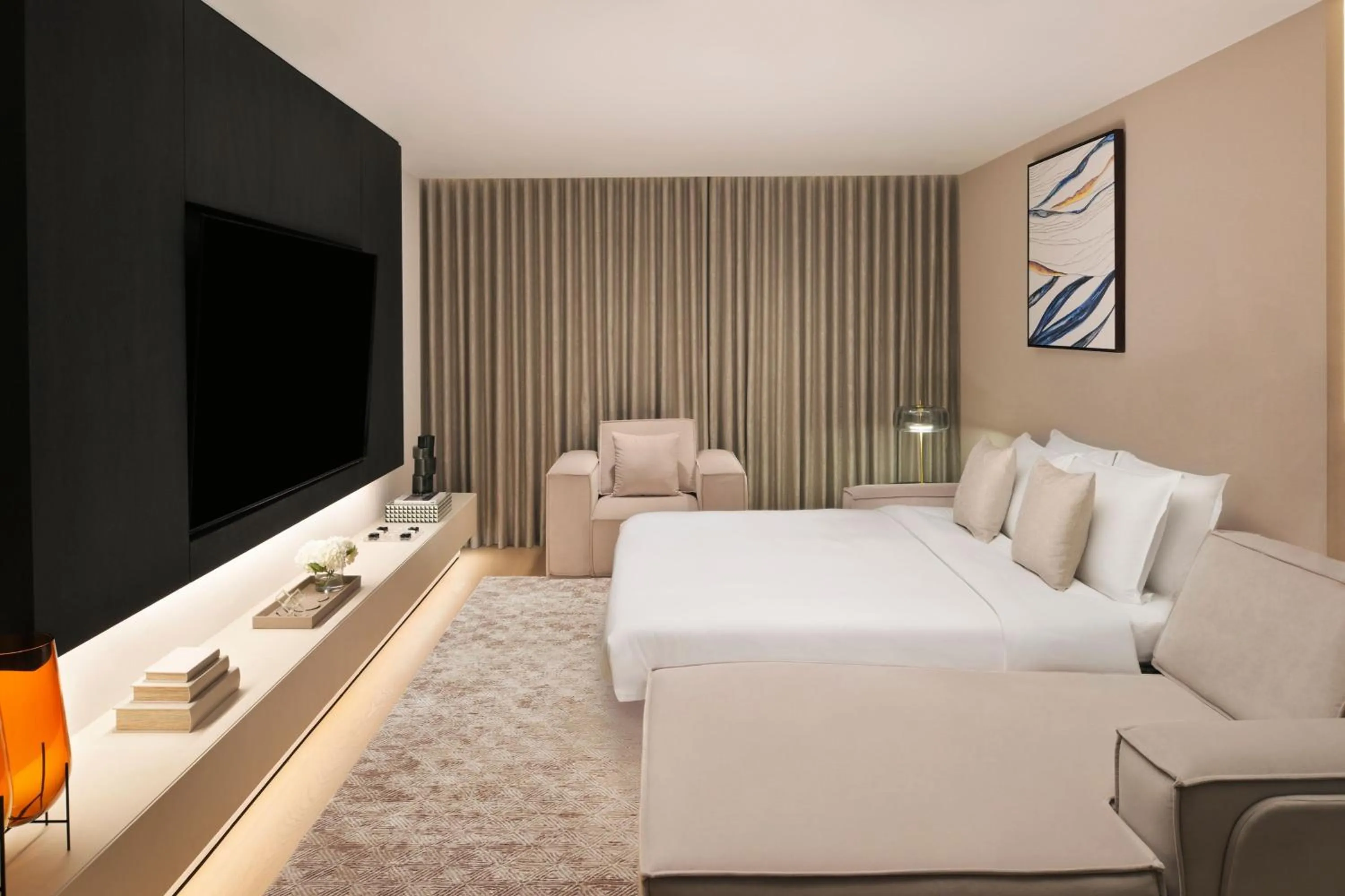 Photo of the whole room, Bed in Sheraton Grand Hotel, Dubai