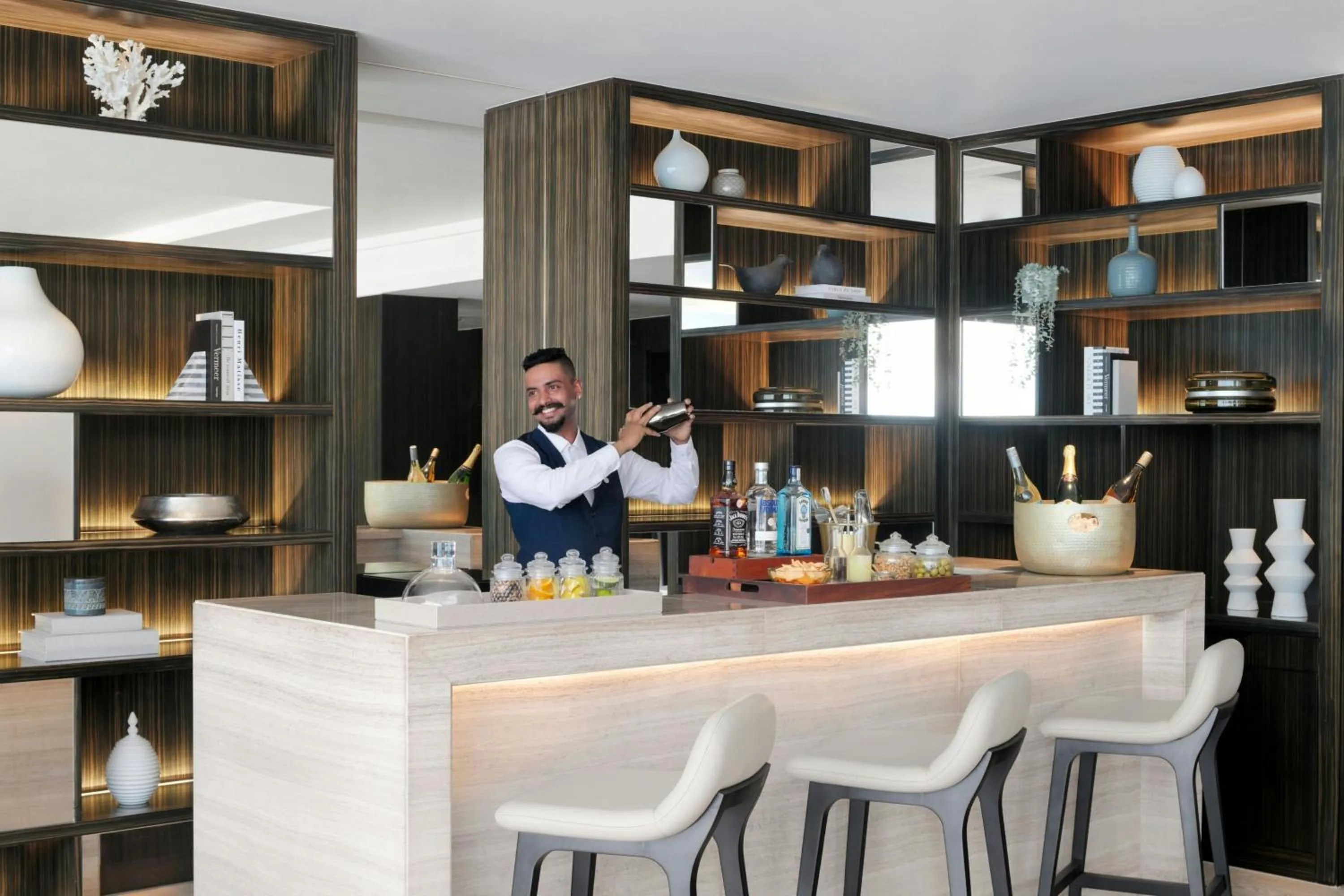 Lounge or bar in Sheraton Grand Hotel, Dubai