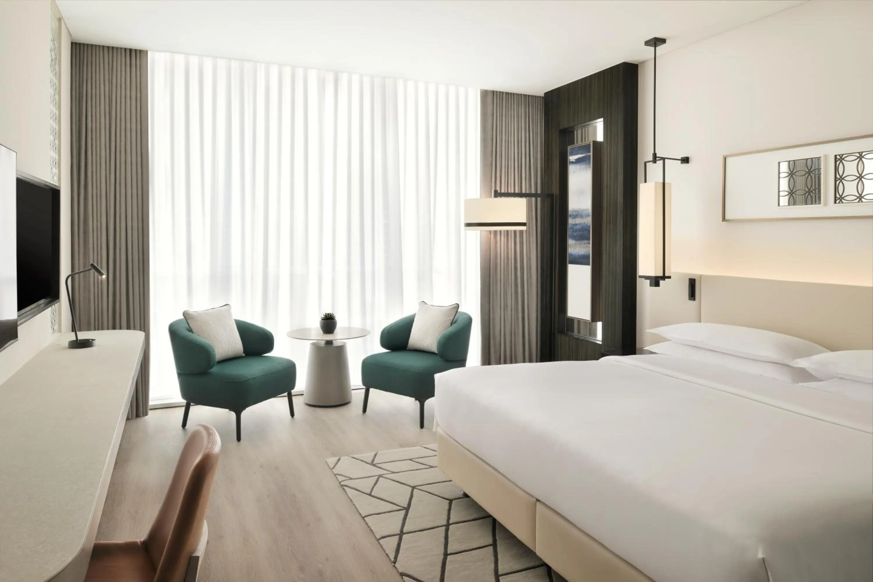 Bedroom, Bed in Sheraton Grand Hotel, Dubai