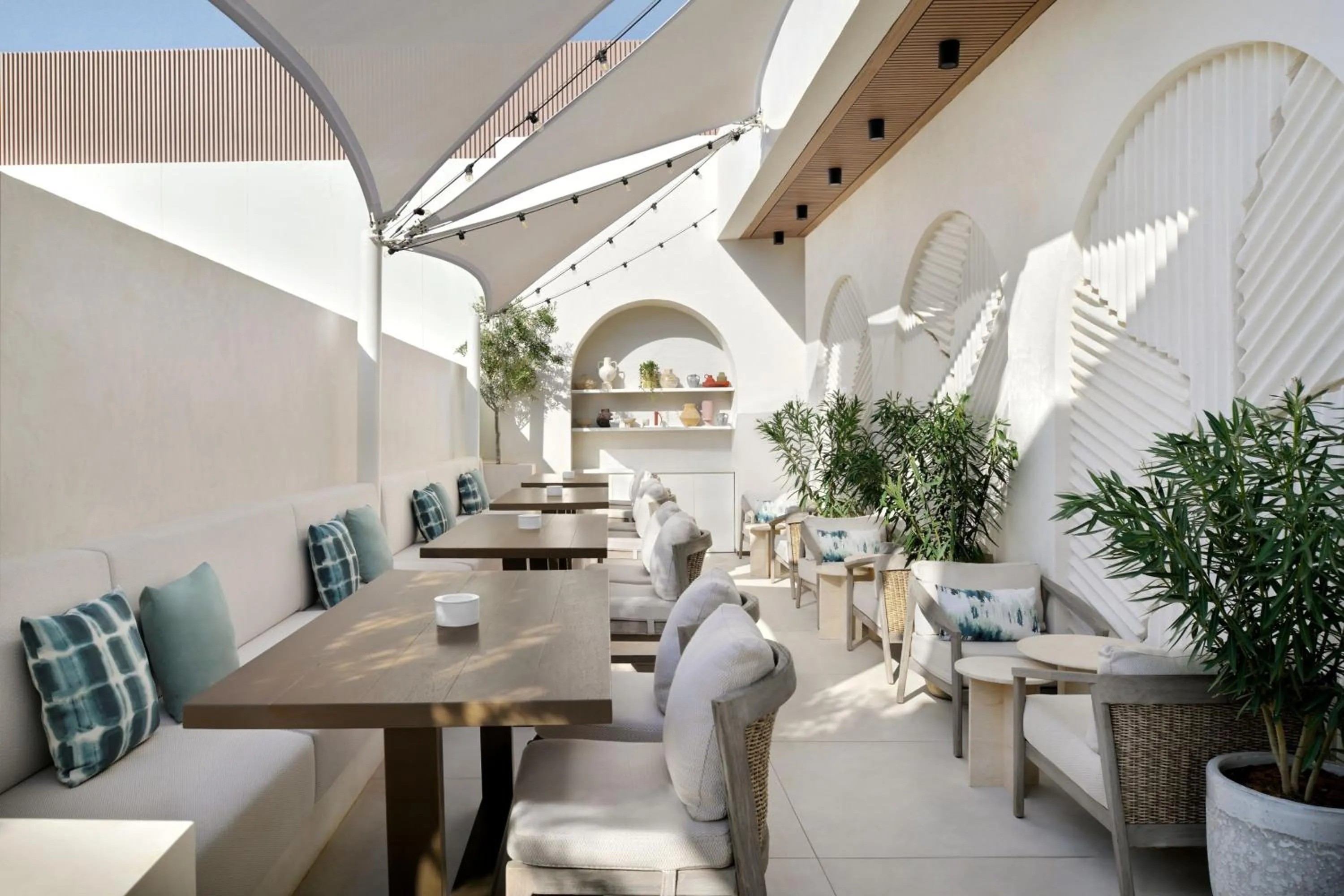 Restaurant/places to eat in Sheraton Grand Hotel, Dubai