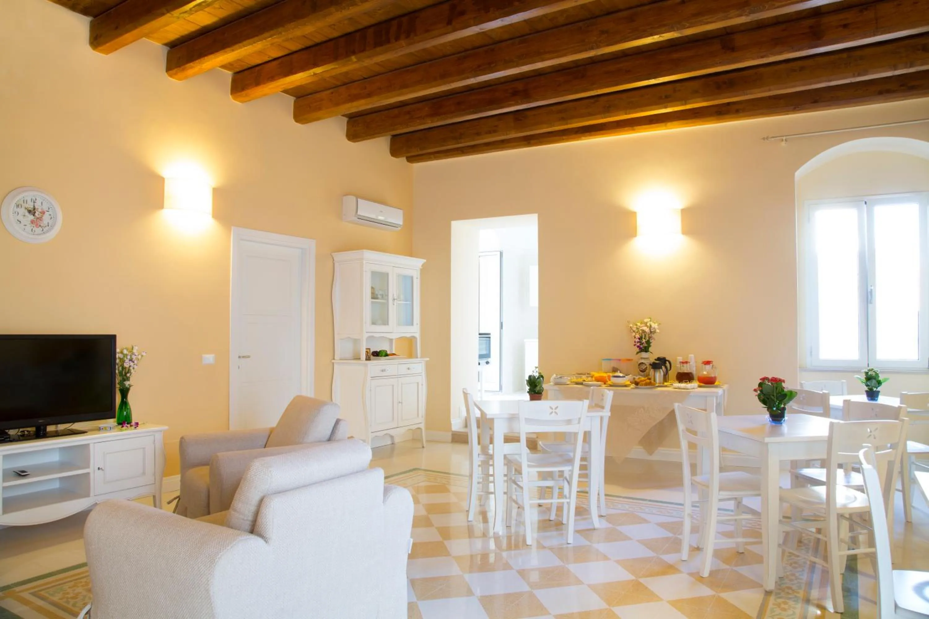 Communal lounge/ TV room in B&B Monsignore