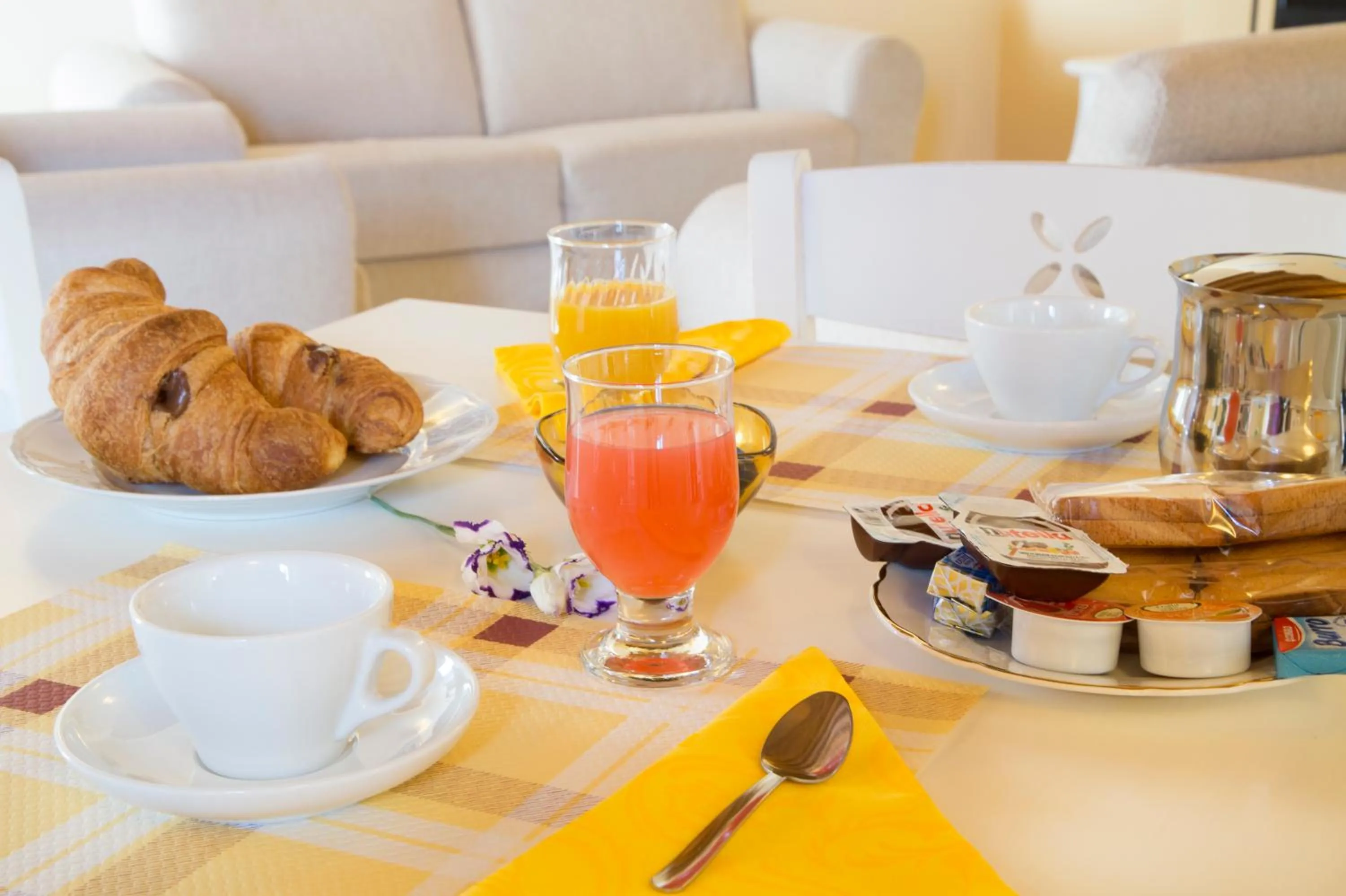 Buffet breakfast in B&B Monsignore