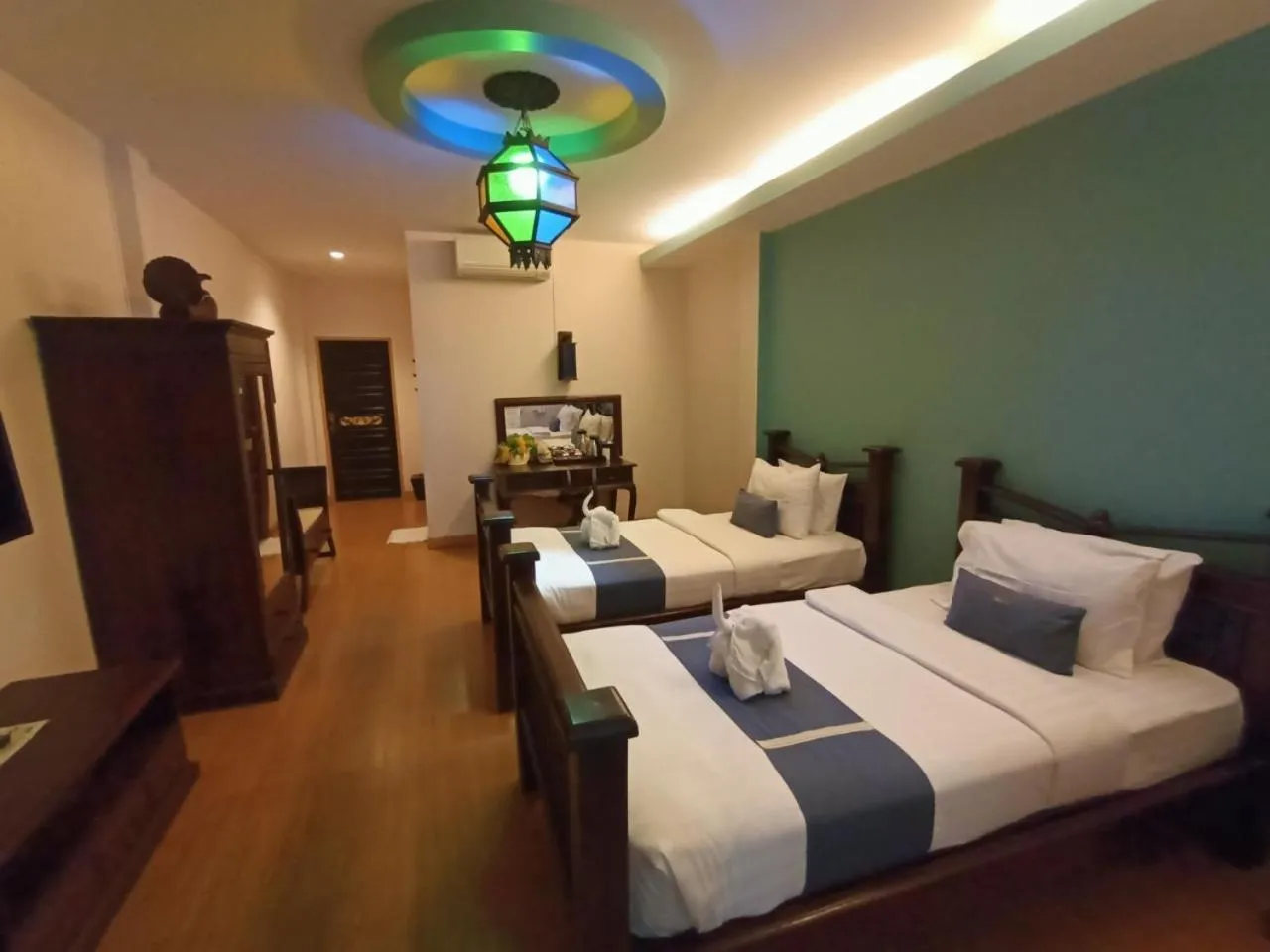 Bedroom, Bed in P.Paradise Hotel