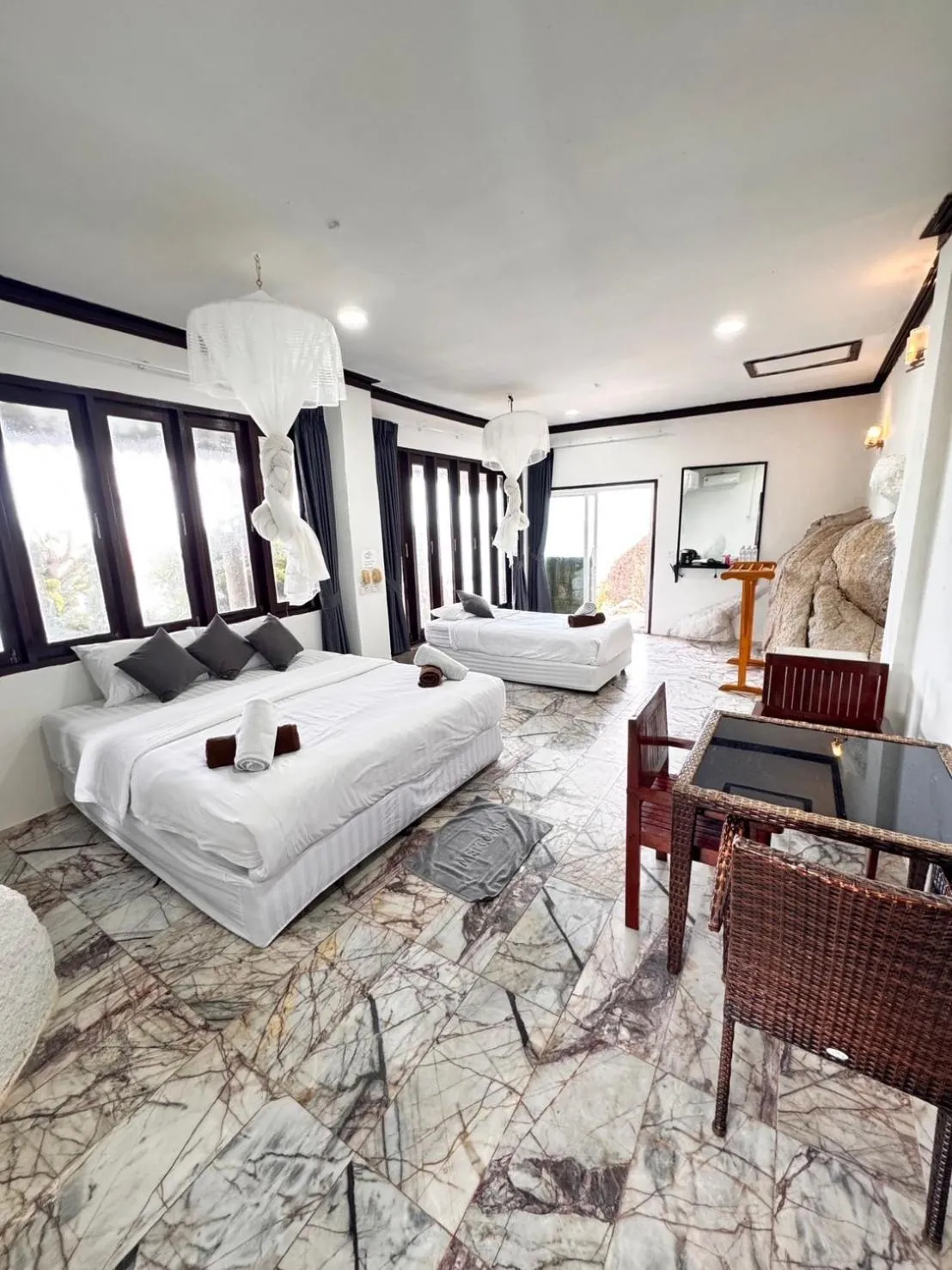 Bed in Mountain Reef Beach Resort