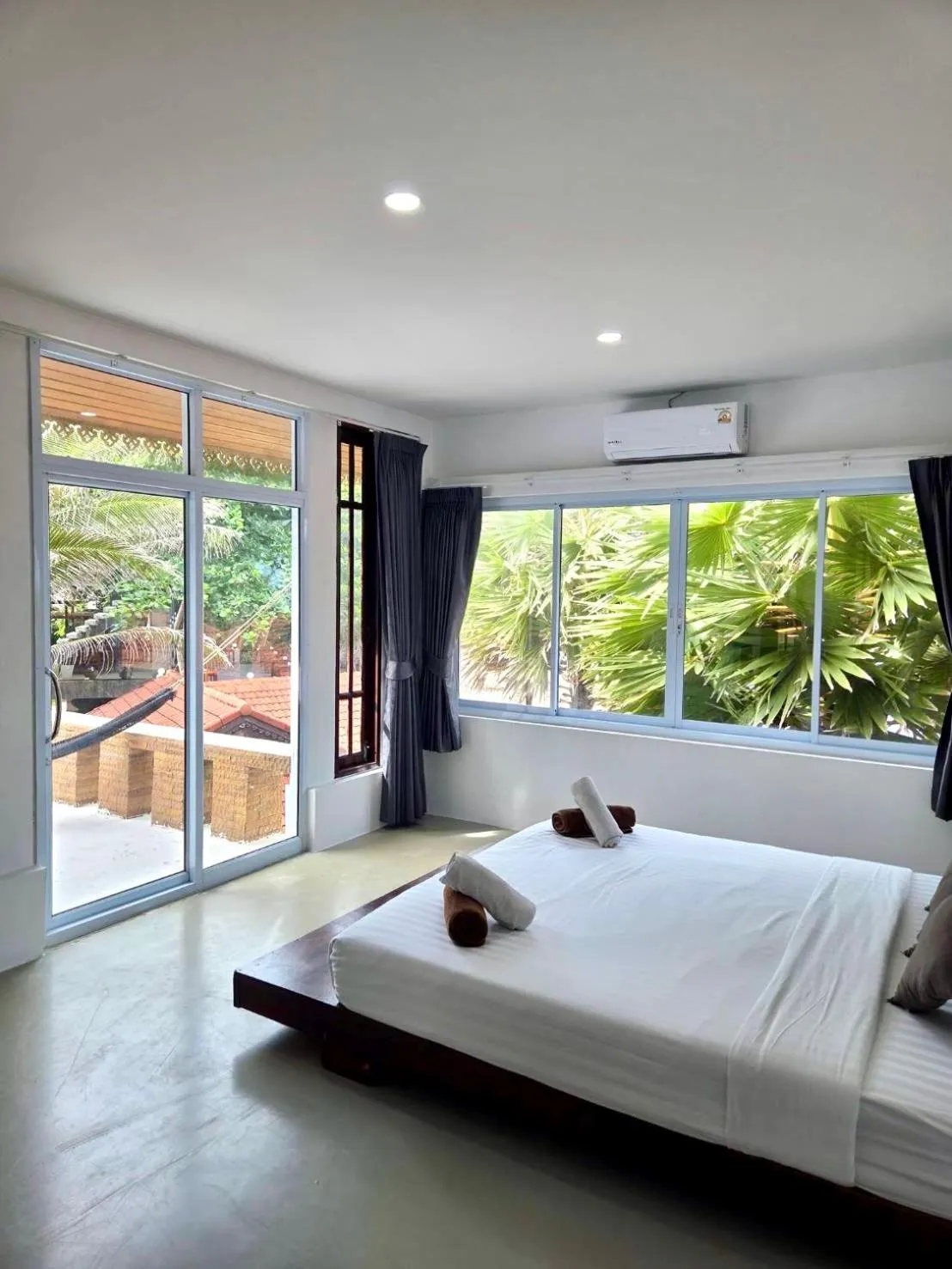 Bed in Mountain Reef Beach Resort