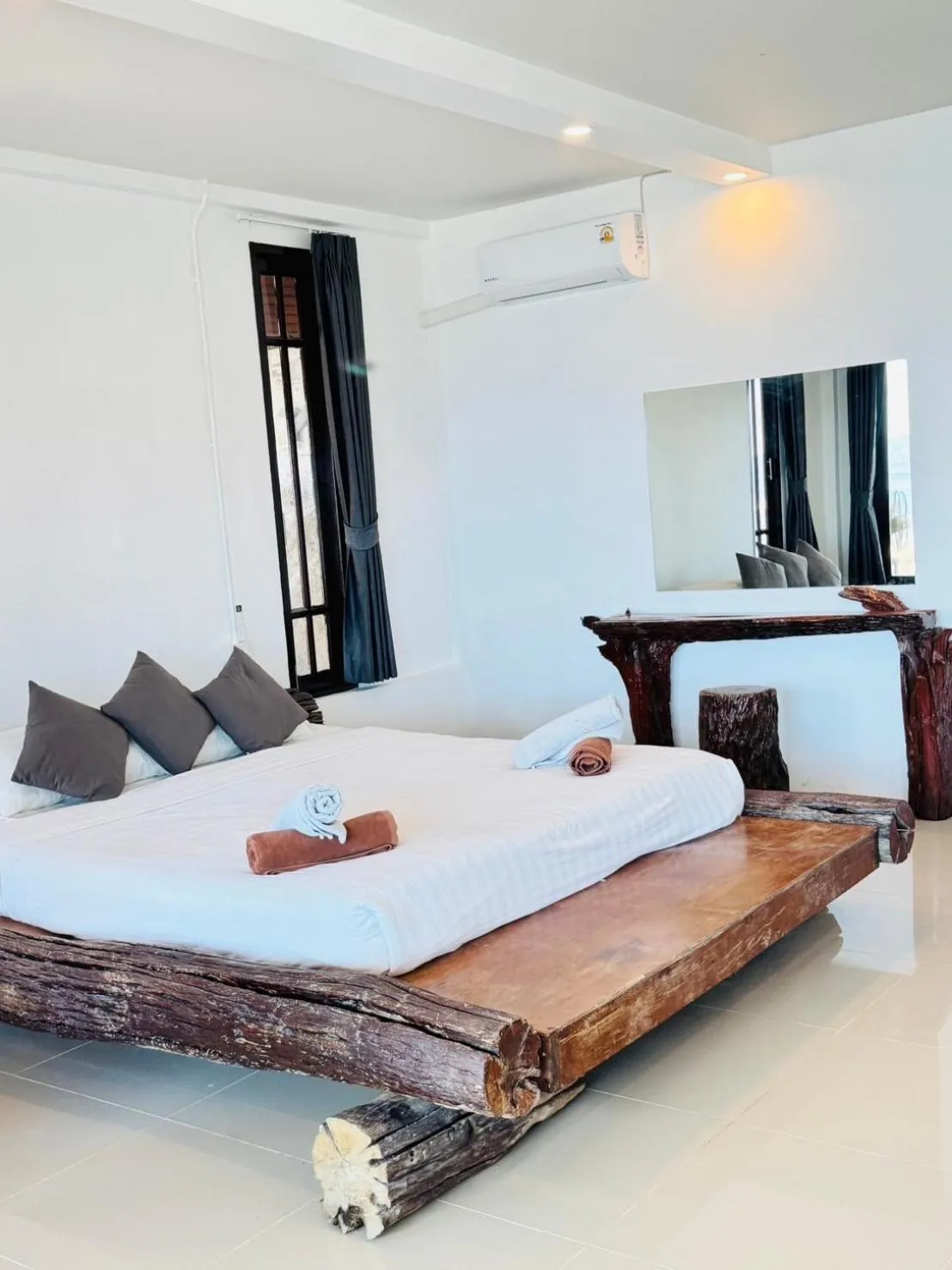Bed in Mountain Reef Beach Resort